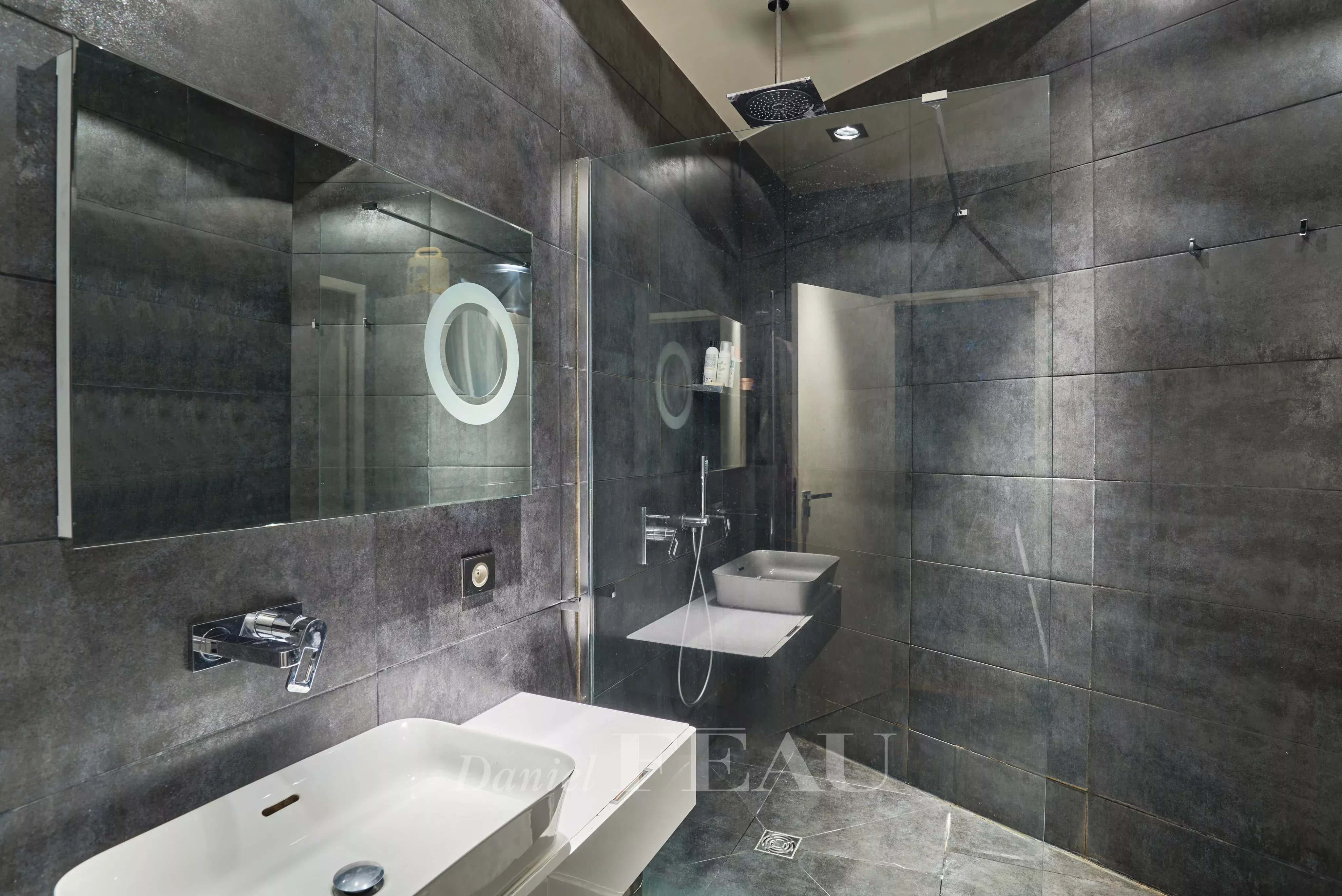 Sale Apartment Paris 16th
