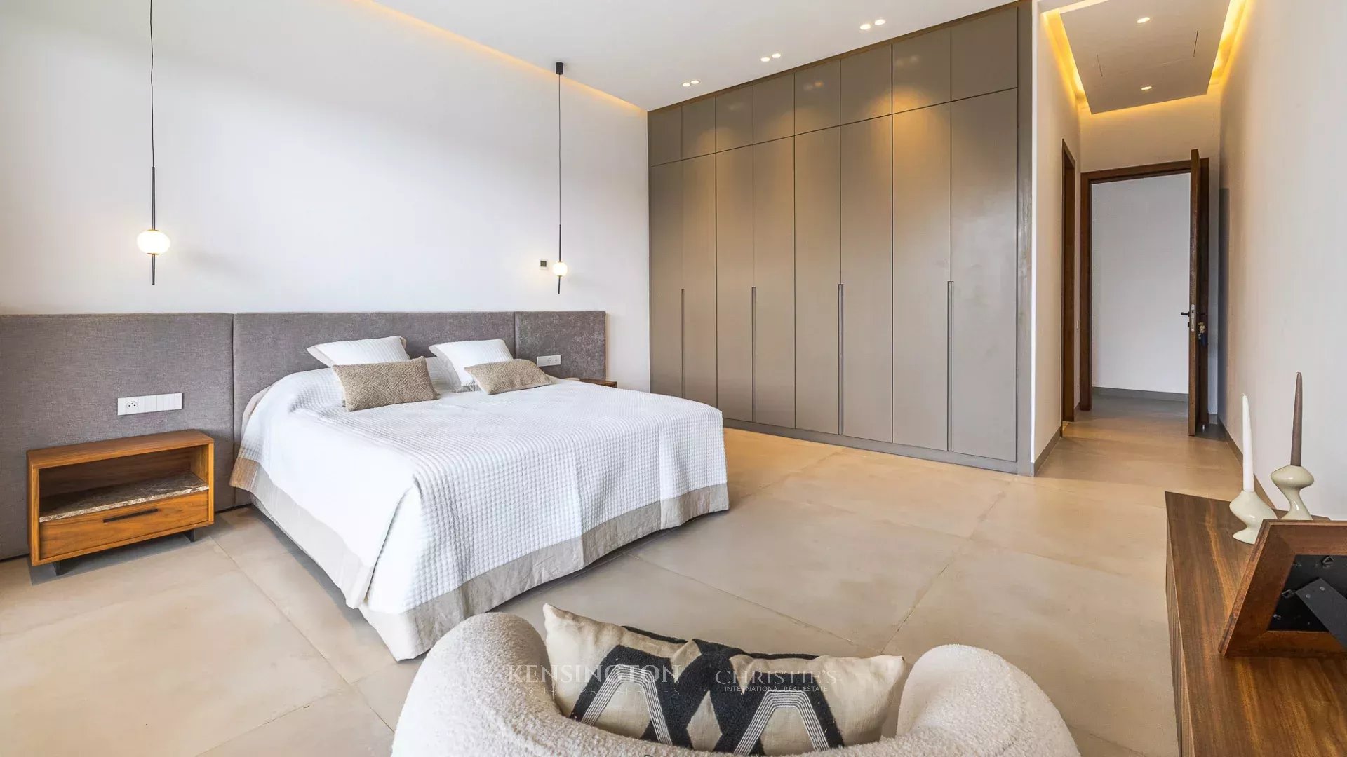 4 Bedroom Villa/Townhouse's Image 32