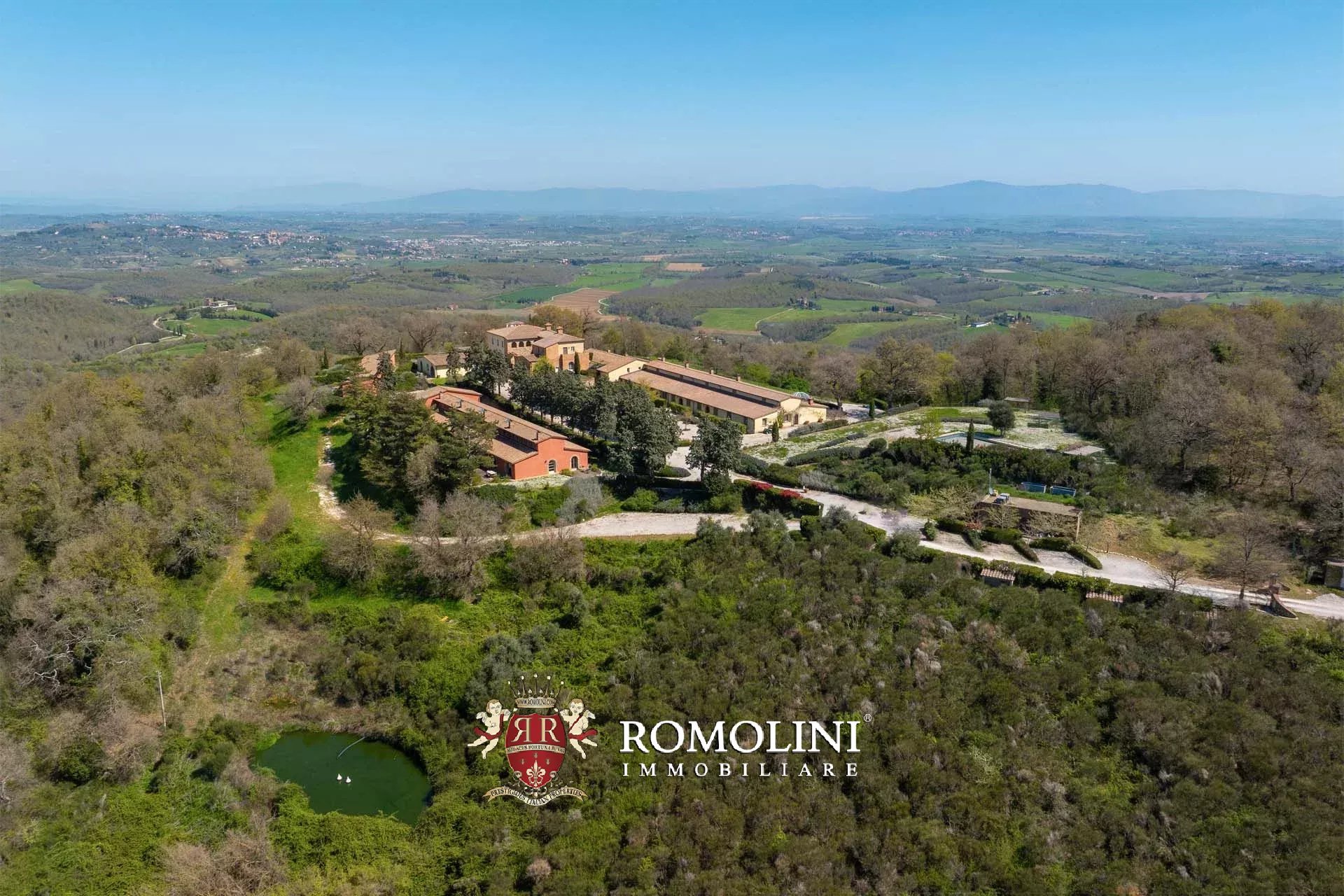 LUXUSANLAGE MIT 19 WOHNUNGEN IN DER TOSKANA, VAL D'ORCIA