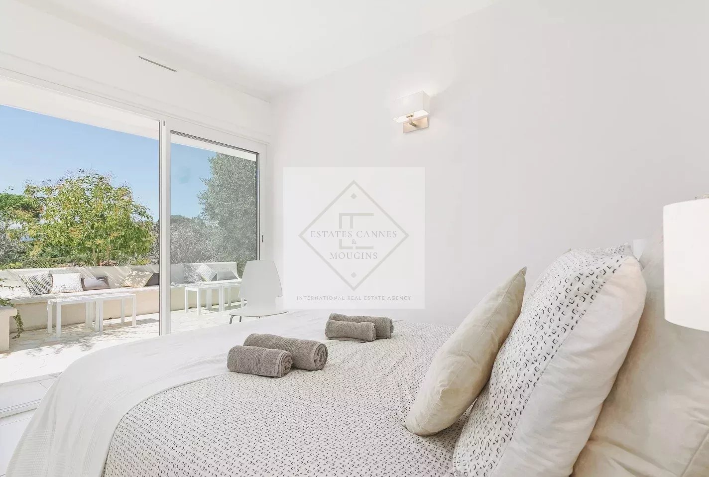 Villa de Luxe à Cannes avec Piscine Chauffée & Vue Mer — photo 17