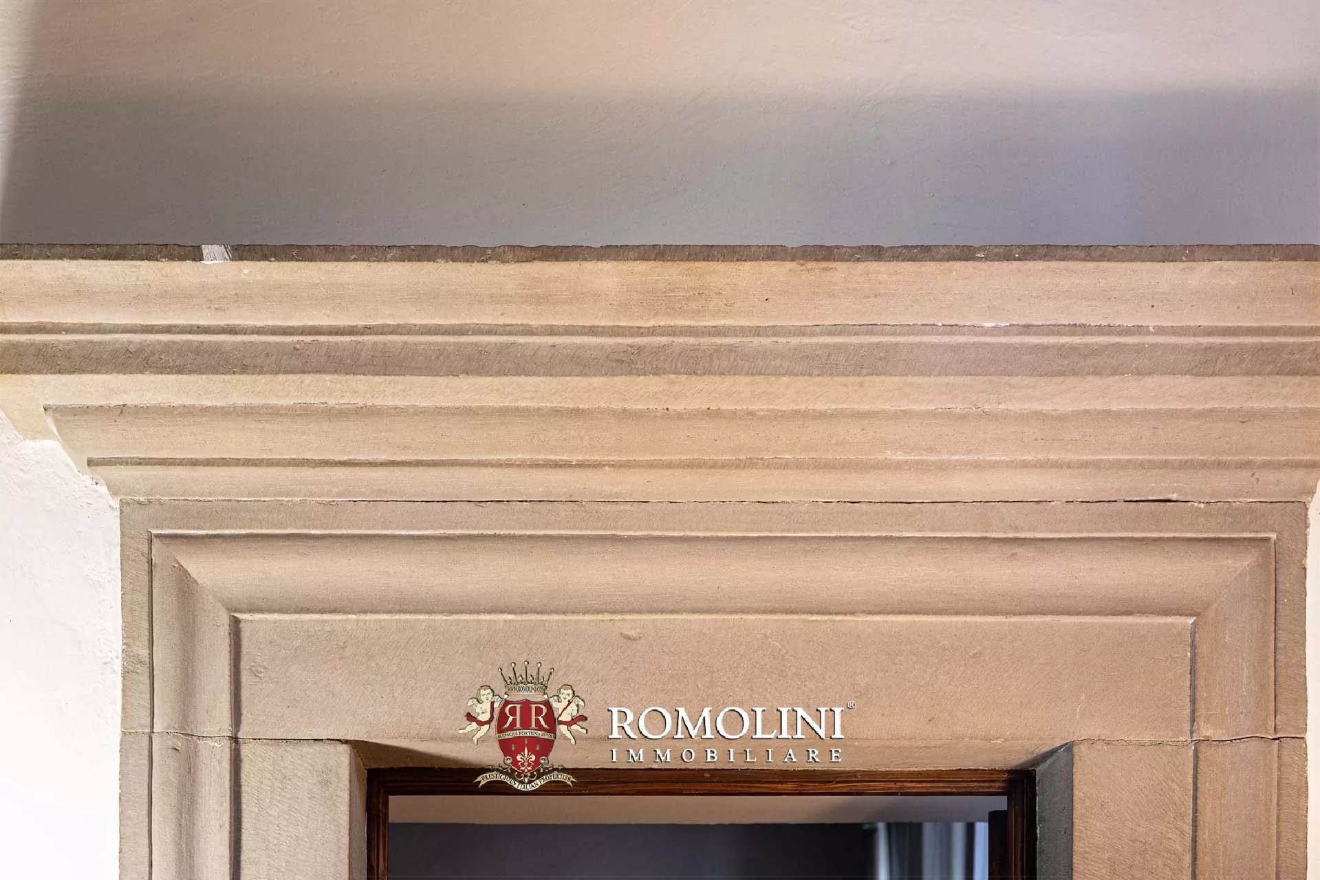 8 Bedroom Villa/Townhouse's Image 17