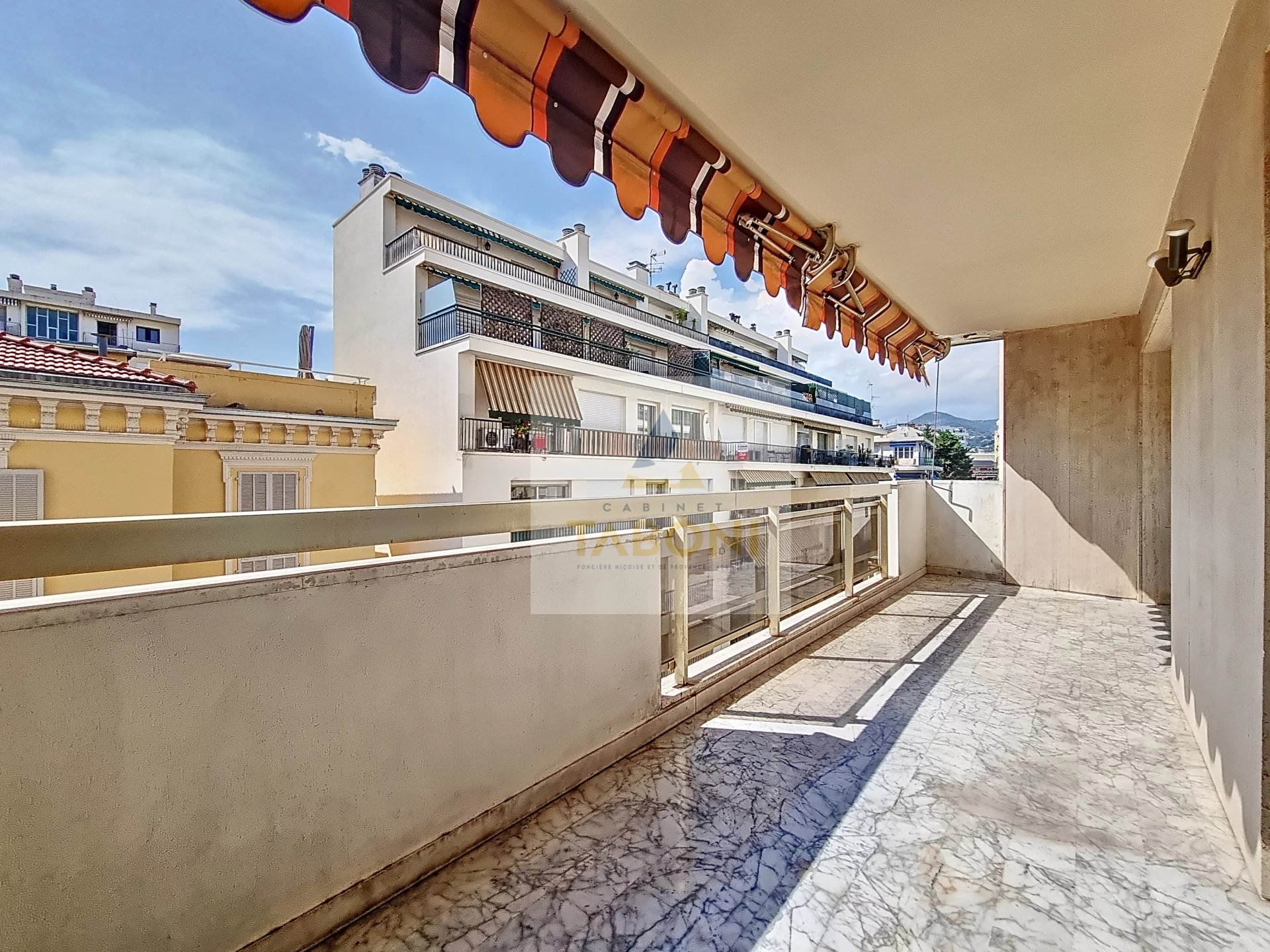 3 PIECES PLACE MOZART TERRASSE, BALCON ET PARKING