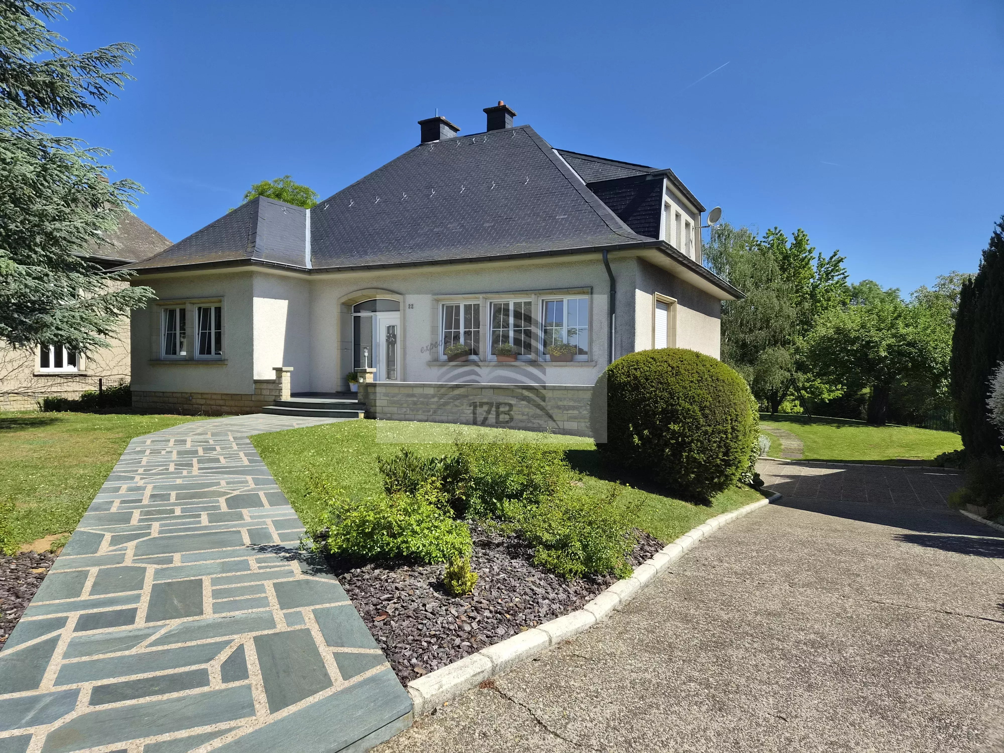Villa in a quiet area