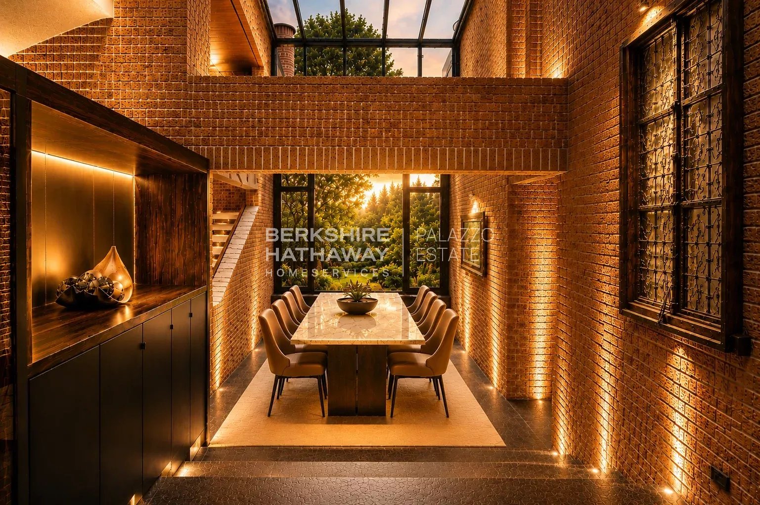 Lake Como's area - modern villa with pool and garden