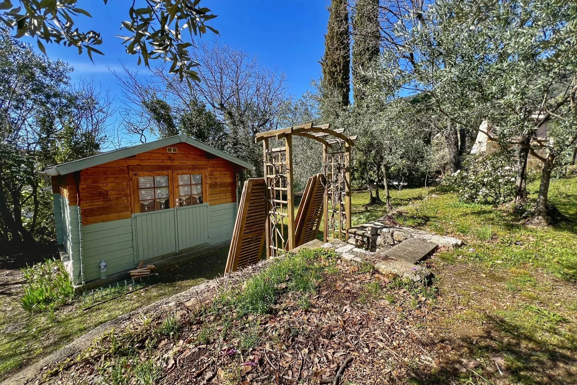 Renovated villa with studio, close to the village - Seillans