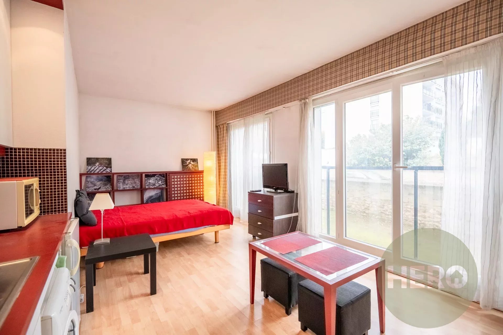 STUDIO de 25 m2 PLAISIR VILLAGE