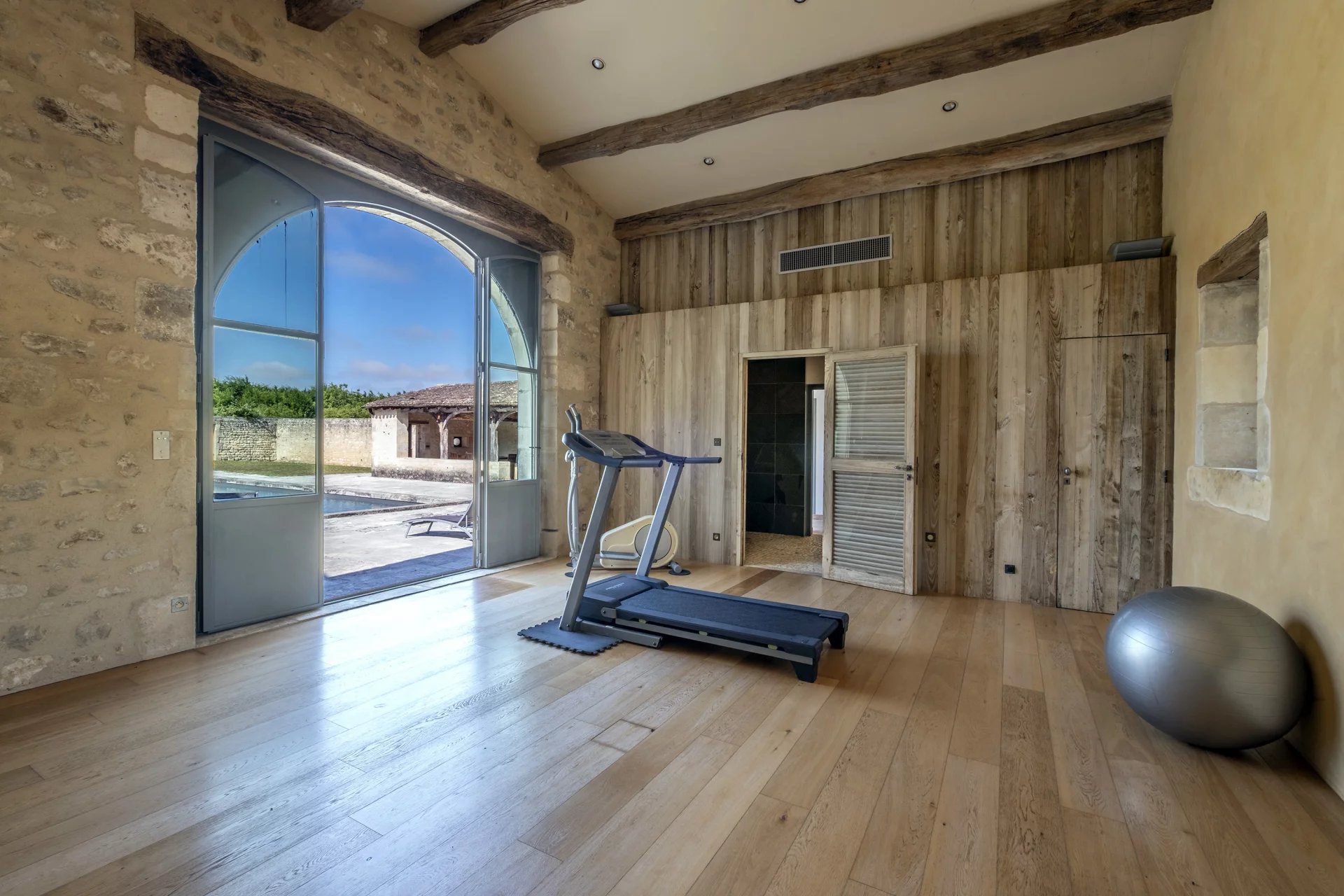 8 Bedroom Chateau's Image 21
