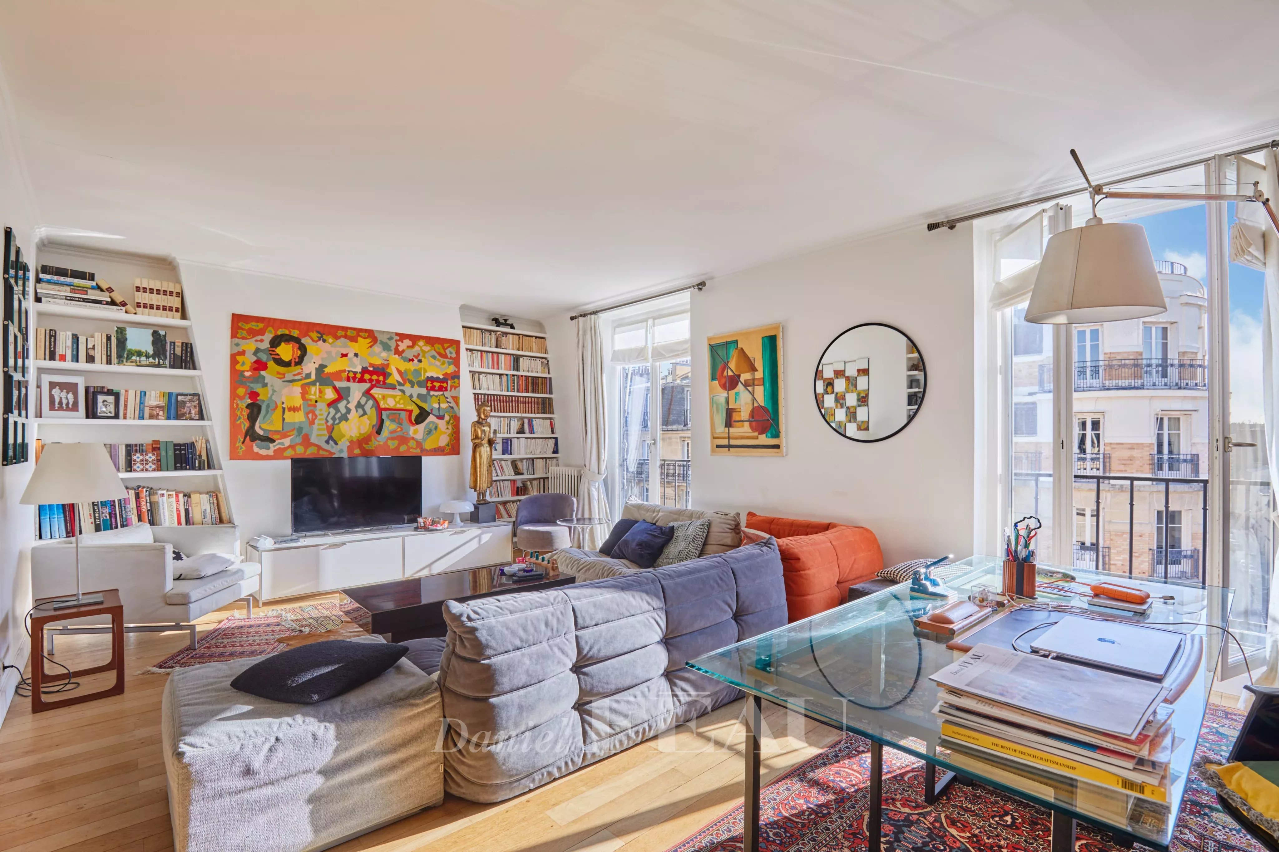 SALON PARQUET LUMINEUX FENETRES