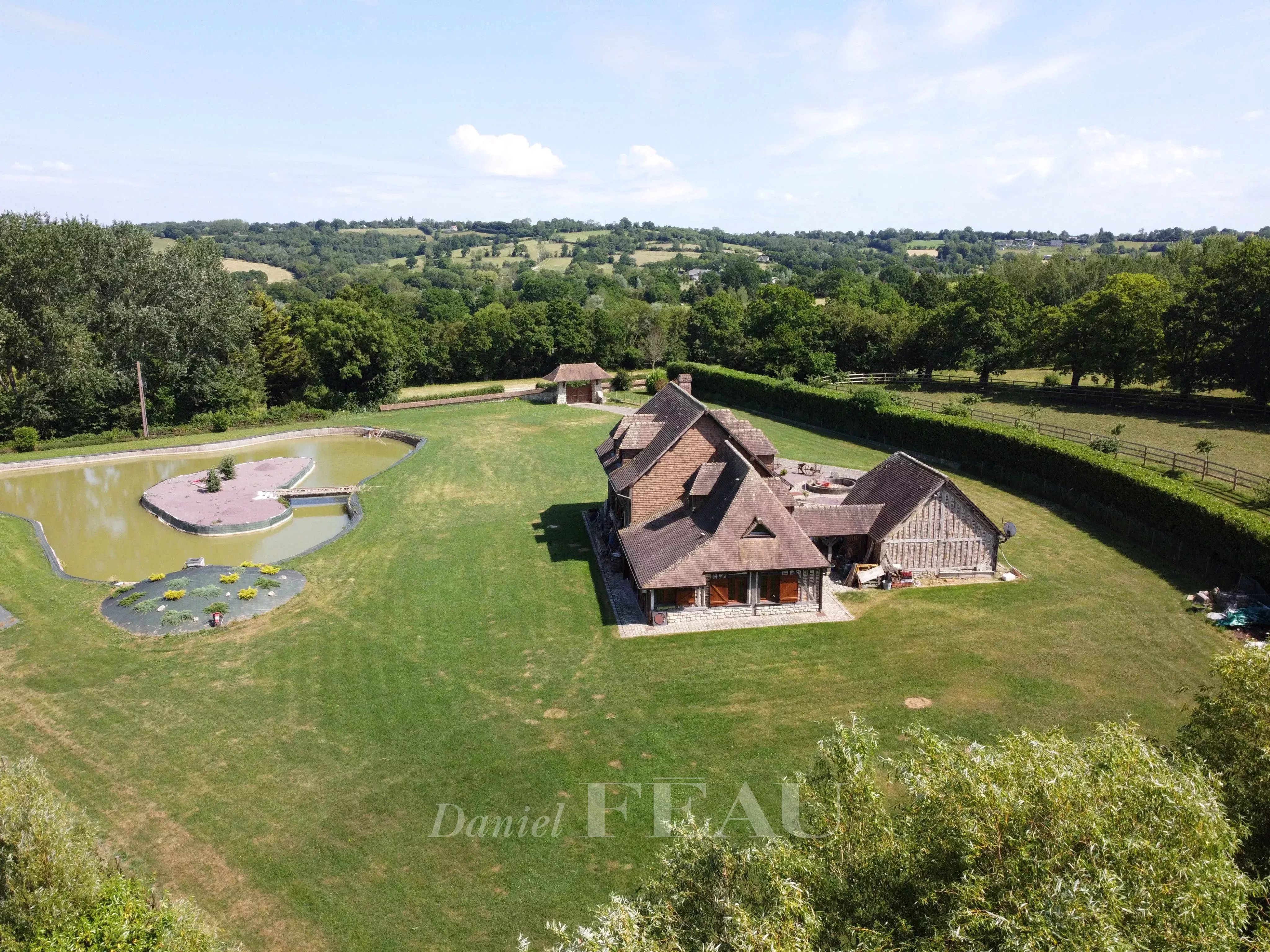 Normandie - Pays d'auge - Magnifique Pressoir restauré - Cadre bucolique