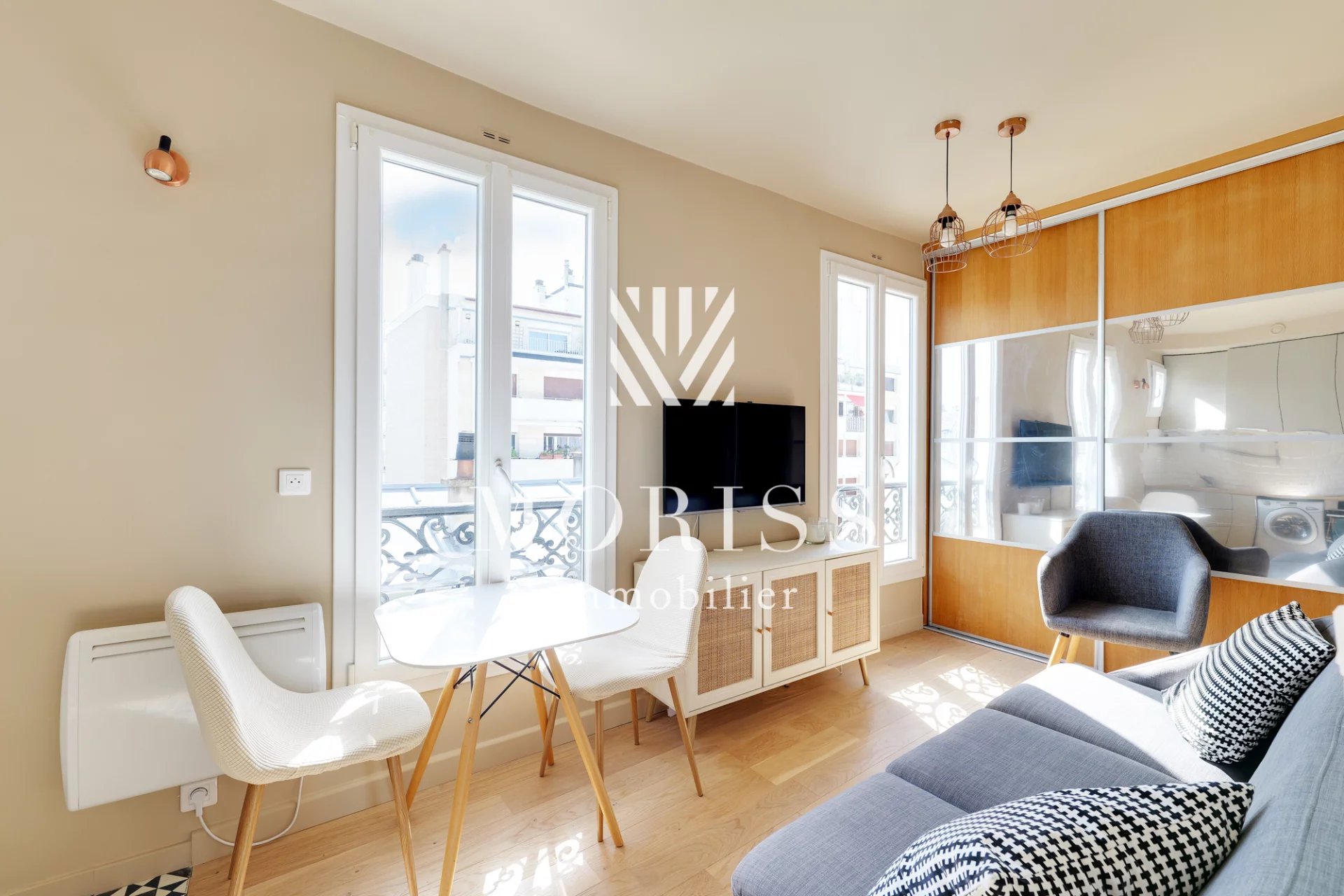 APPARTEMENT 24m2 / COUP DE COEUR / PARIS INVALIDES - Image Array