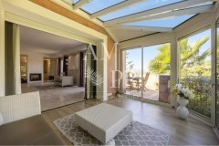 Unique Opportunity: Private Estate Featuring 2 Independent Villas and a Swimming Pool. — photo 6 of 7