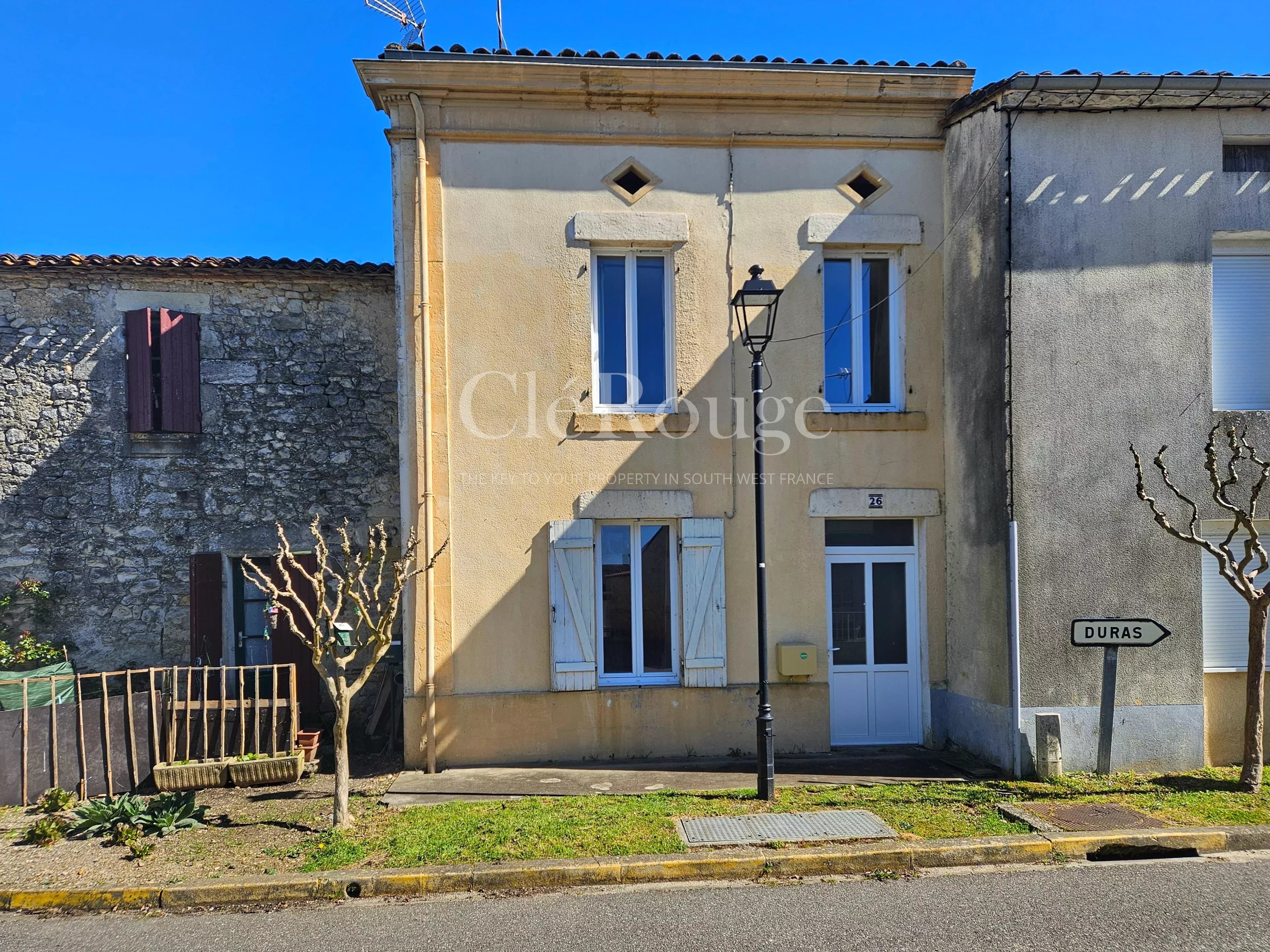 House in Landerrouat - view 1