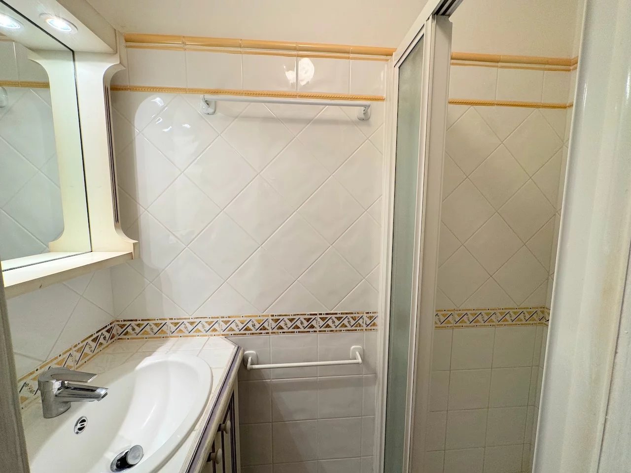 Roquebrune-sur-Argens | 3-room apartement with loggia overlooking a beautiful garden.