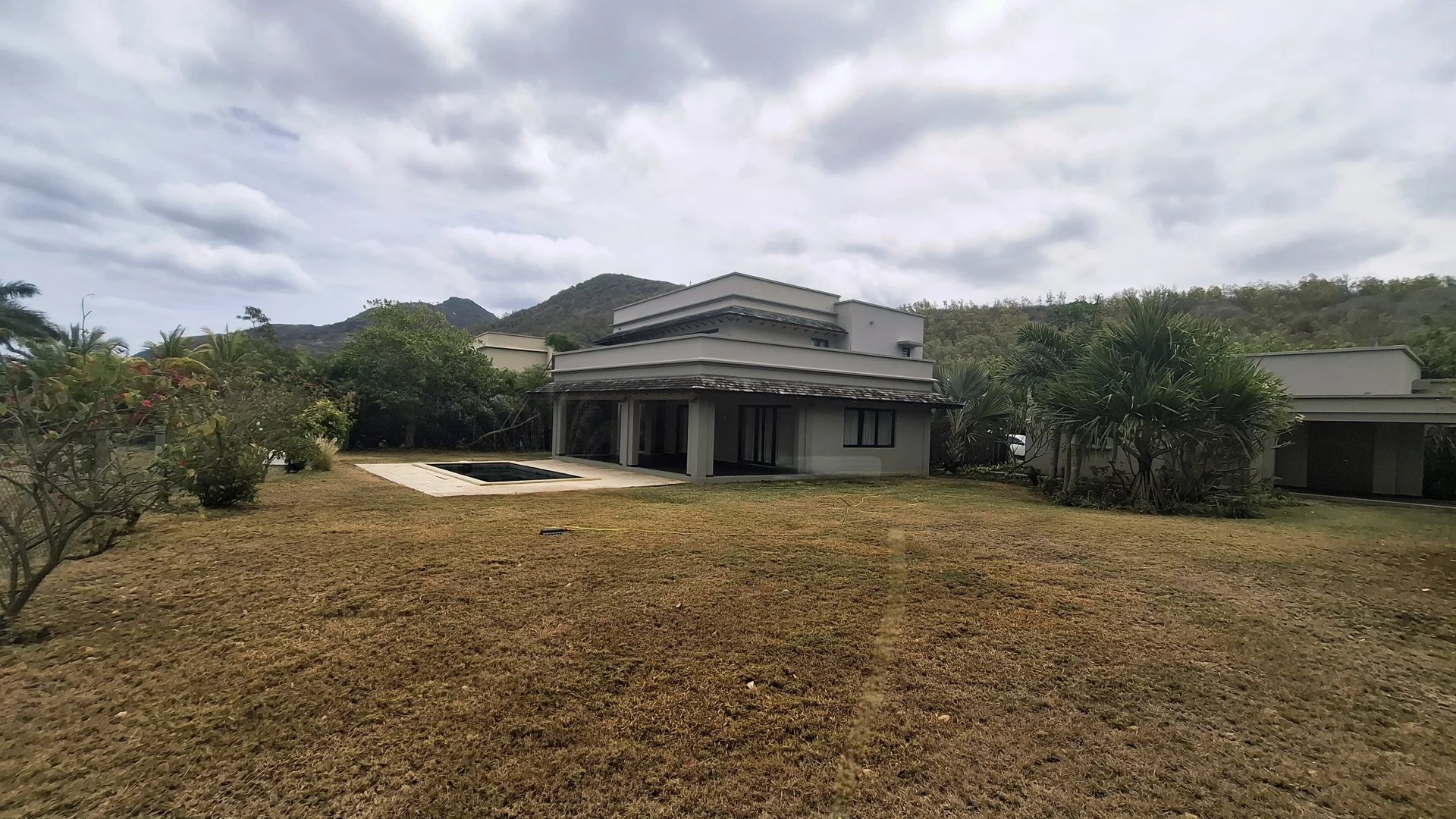 Вилла Rivière Noire - picture 1