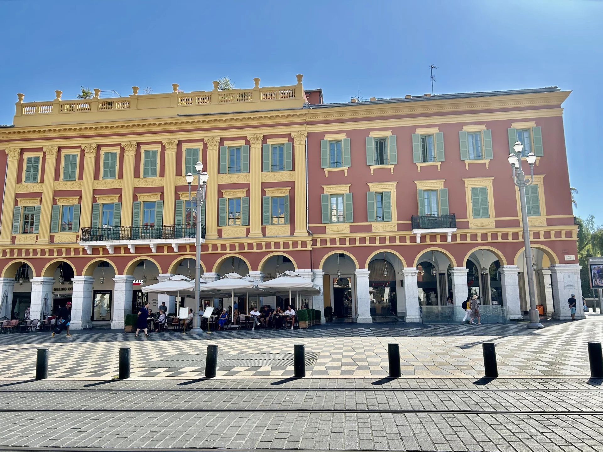 STUDIO PLACE MASSENA