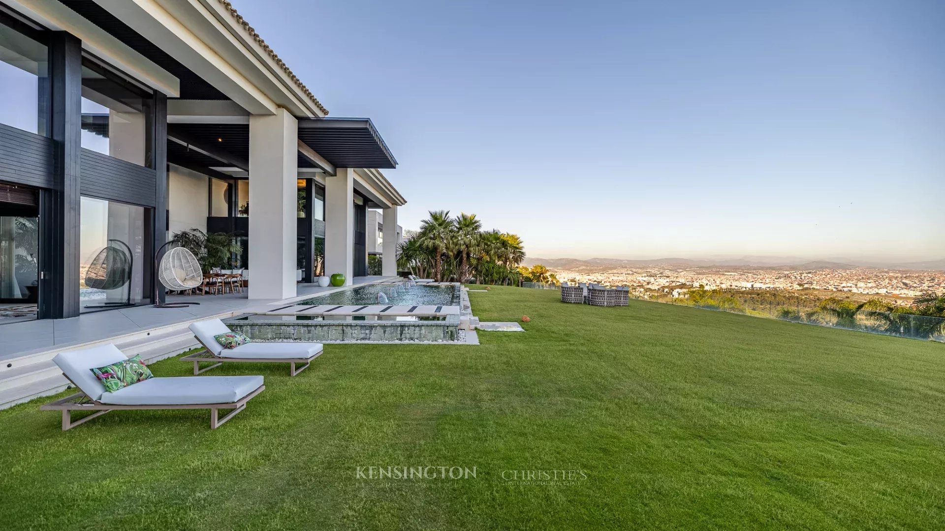 4 Bedroom Villa/Townhouse's Image 72