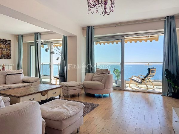 Sea view beautifully renovated apartment for sale in Cannes — photo 5