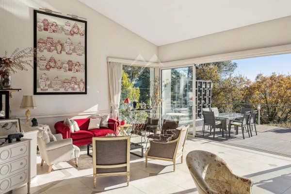Valbonne Luxurious Villa for sale with Jacuzzi and Guest House — photo 7