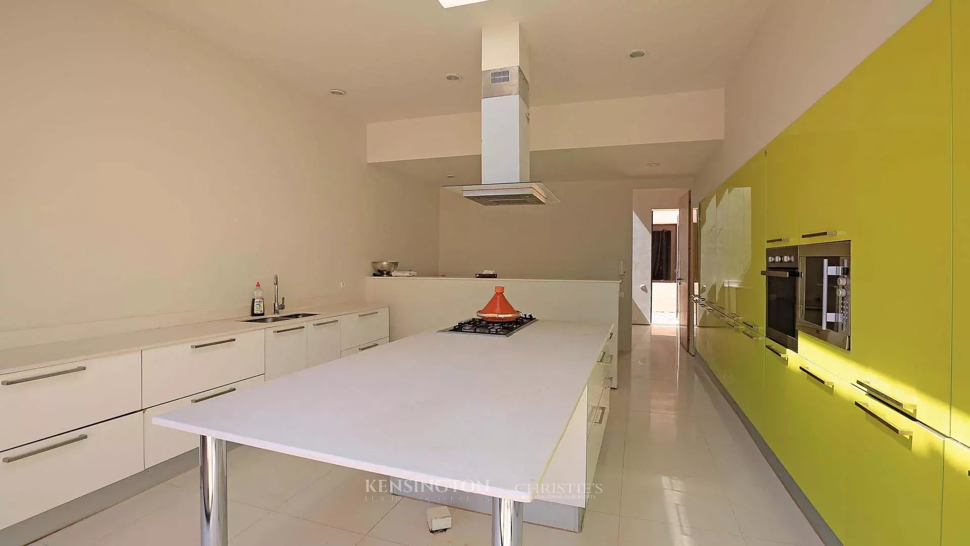 6 Bedroom Villa/Townhouse's Image 49