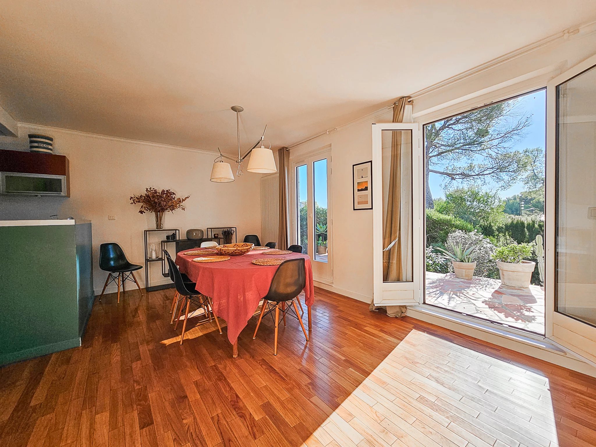 Belle propriété plein sud avec piscine et jardin arboré à Saint-Raphaël