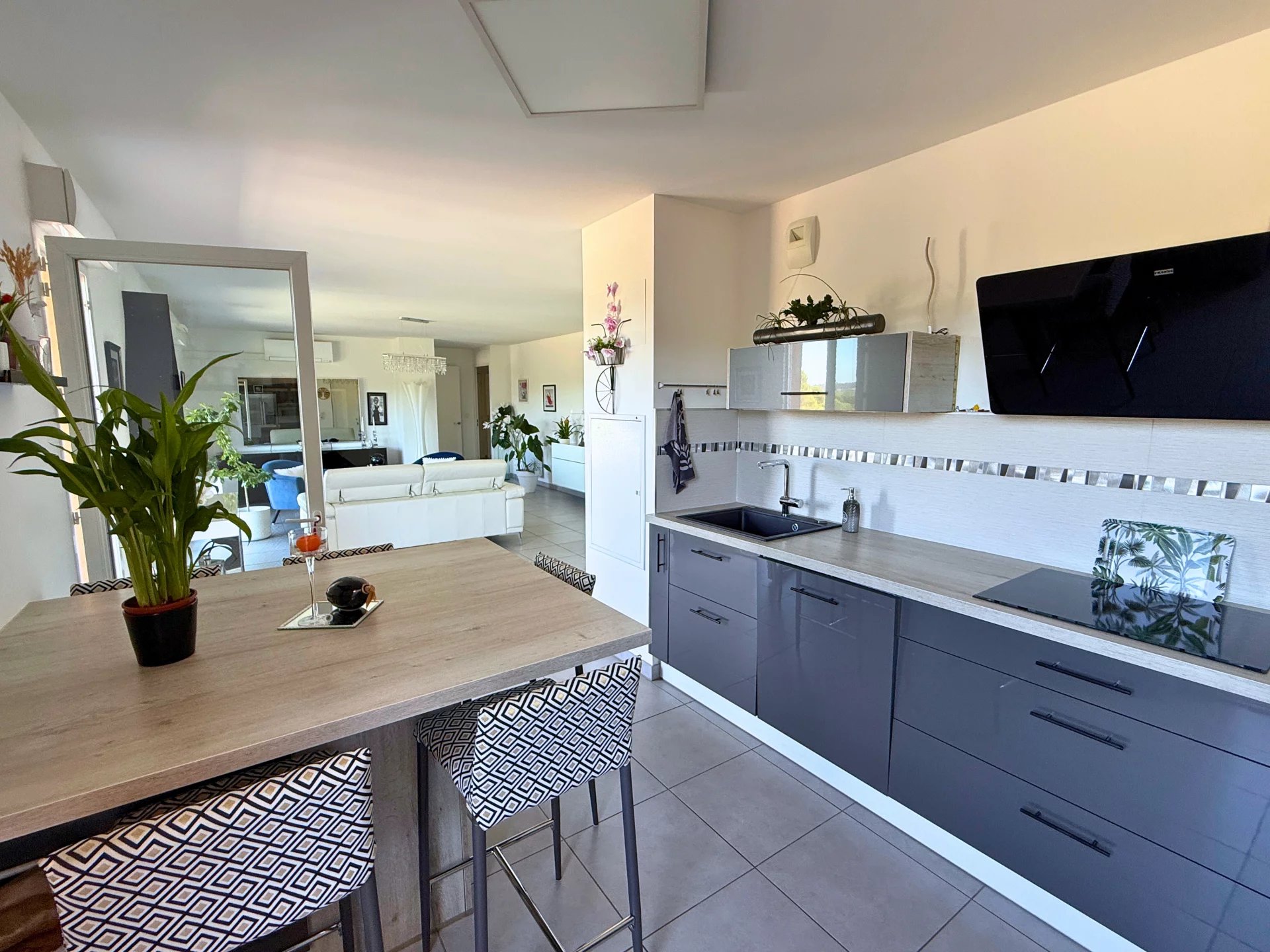 Appartement - 4 pièces 99m² avec Terrasse