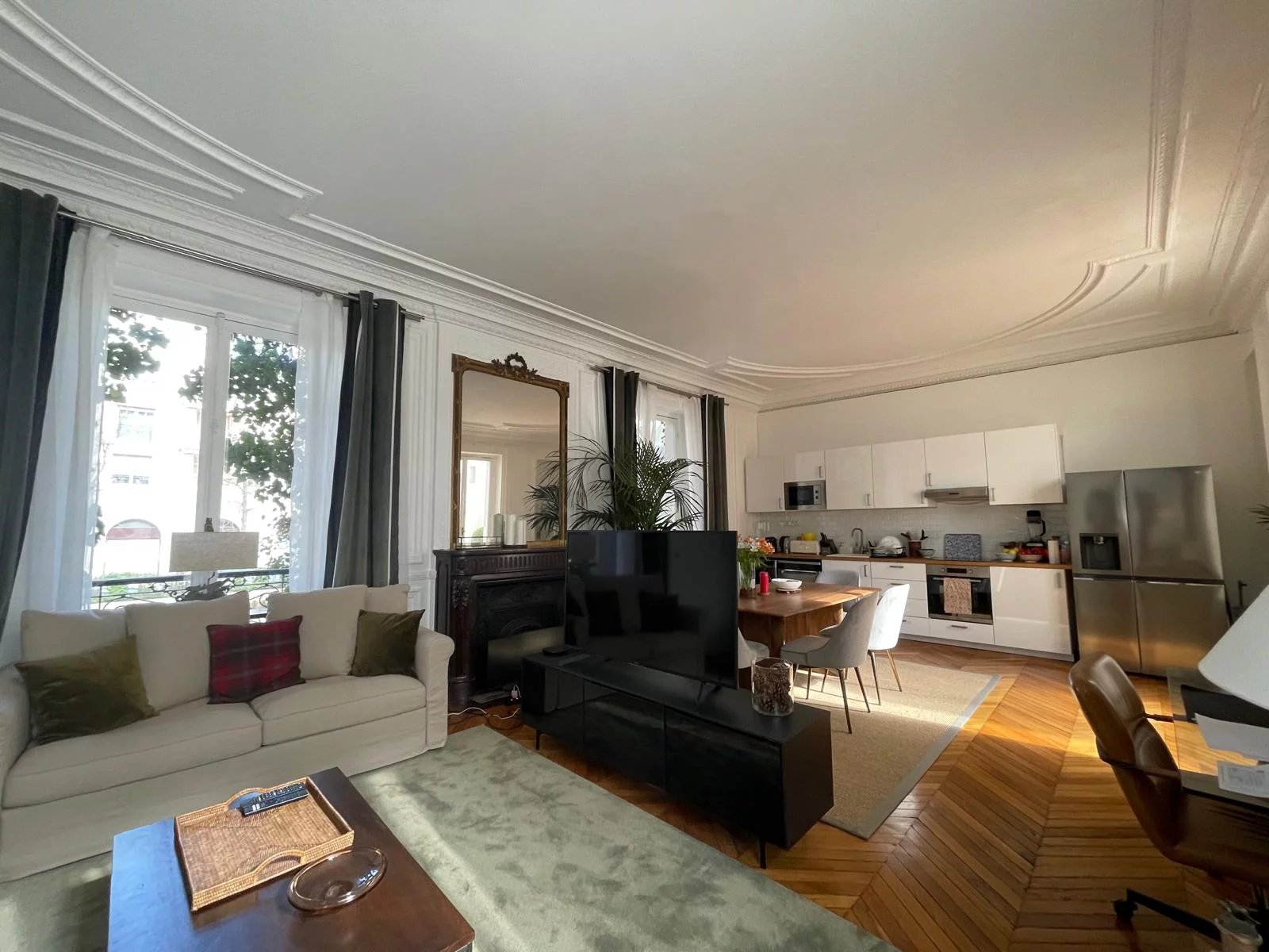 À VENDRE – Superbe Appartement avec Grande Terrasse au Raincy (93) _ 368 000.00 €