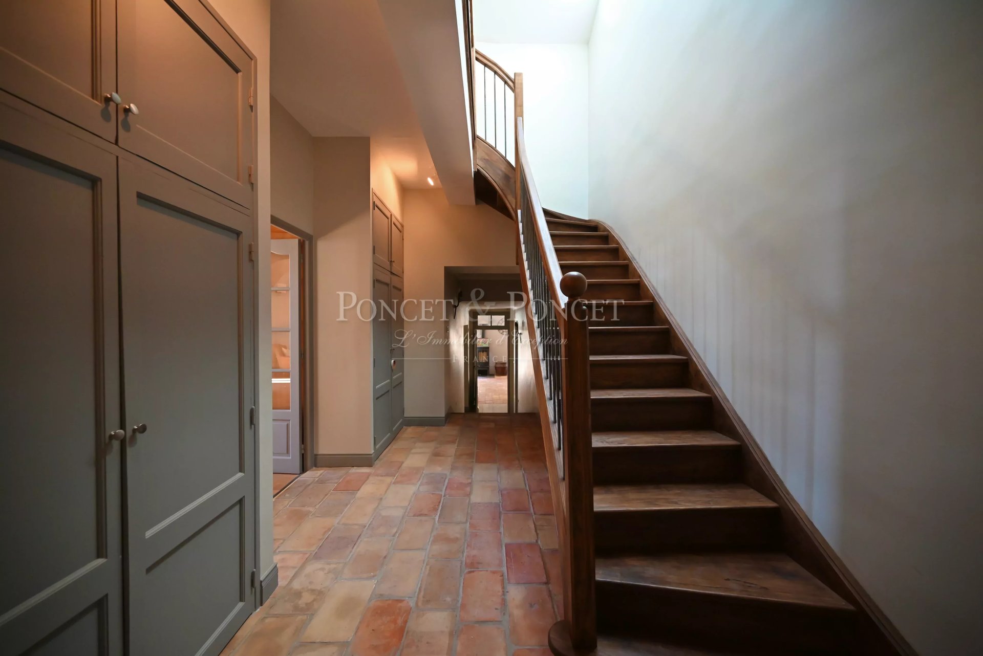 10 Bedroom Villa/Townhouse's Image 22