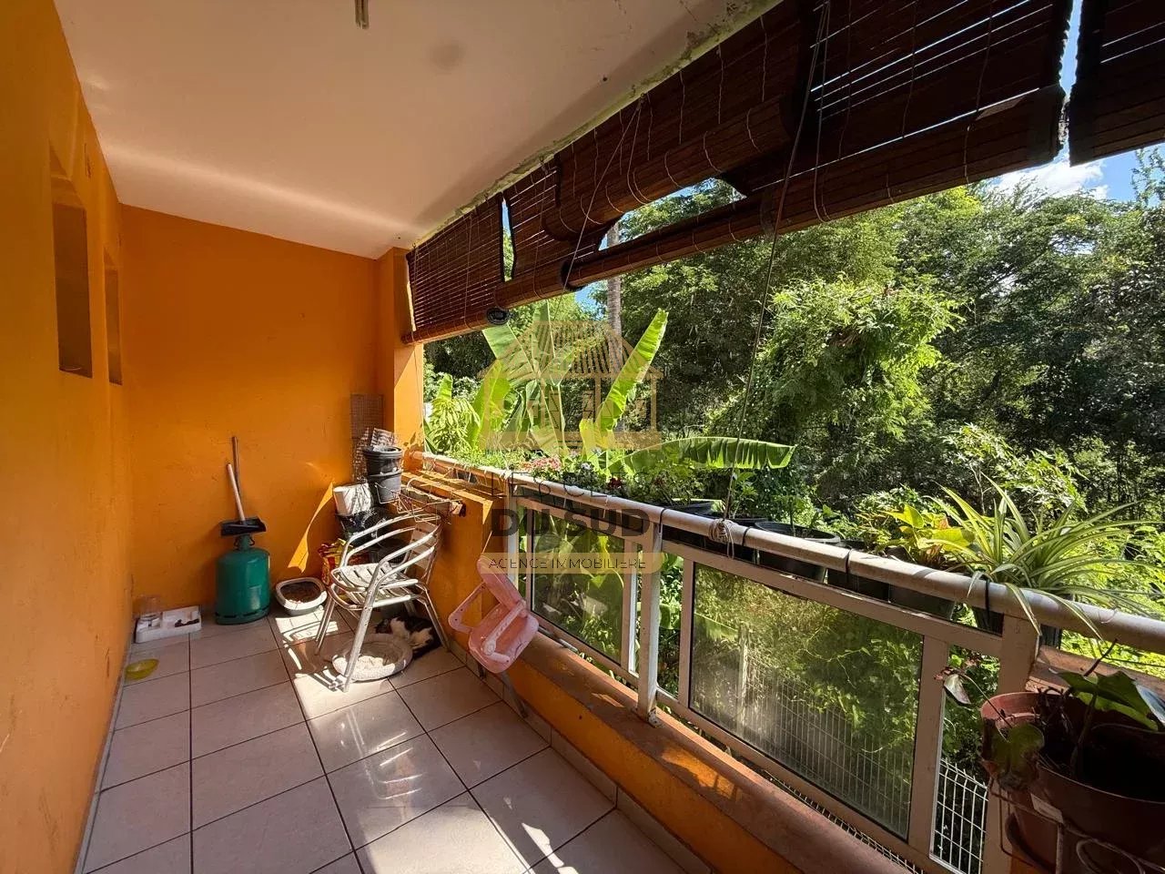 A VENDRE - APPARTEMENT DE TYPE T4 DE 78 M2 ENVIRON - ETANG SALÉ - 197 000 €