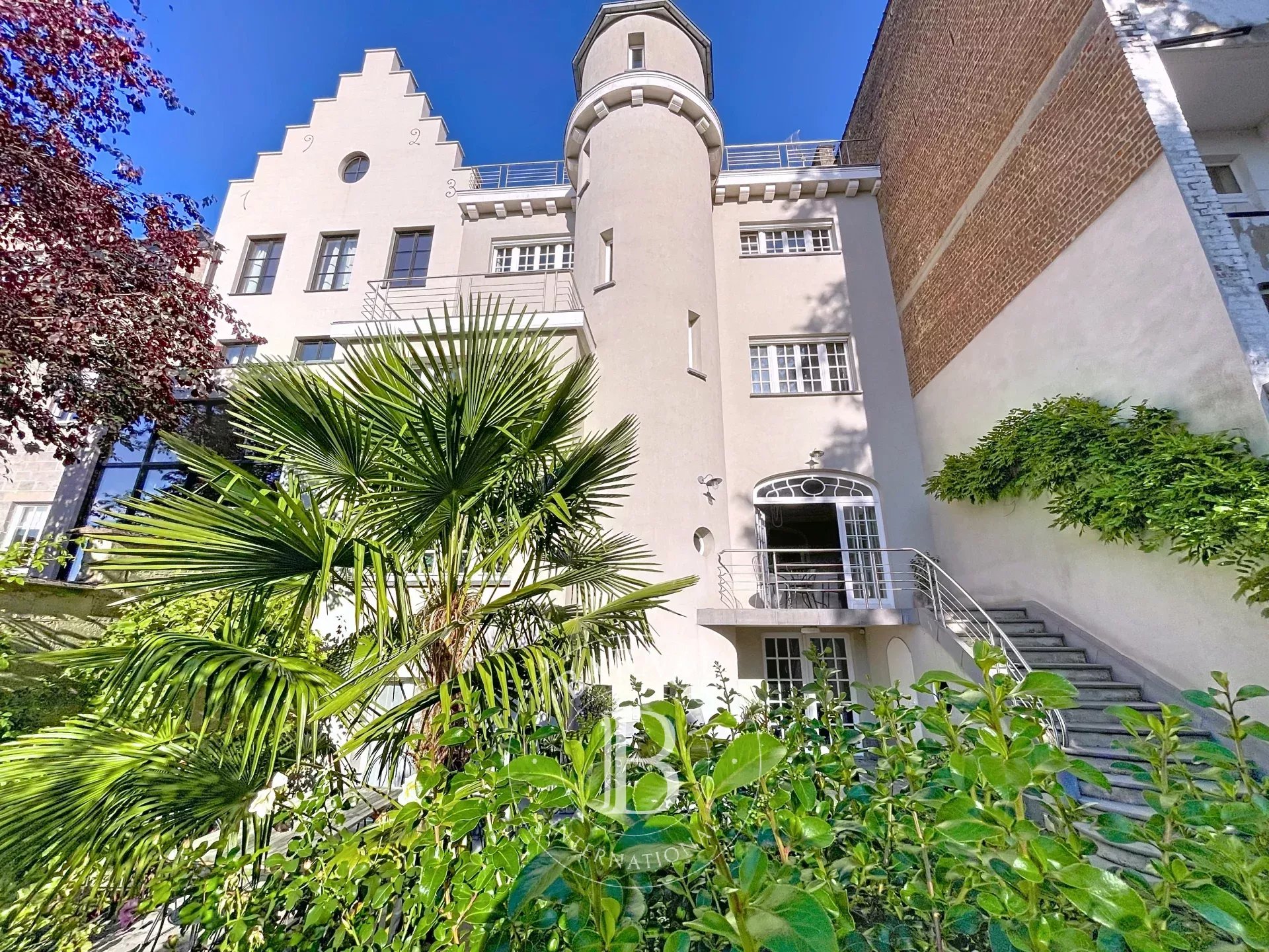 Ukkel- Weelderig herenhuis te koop