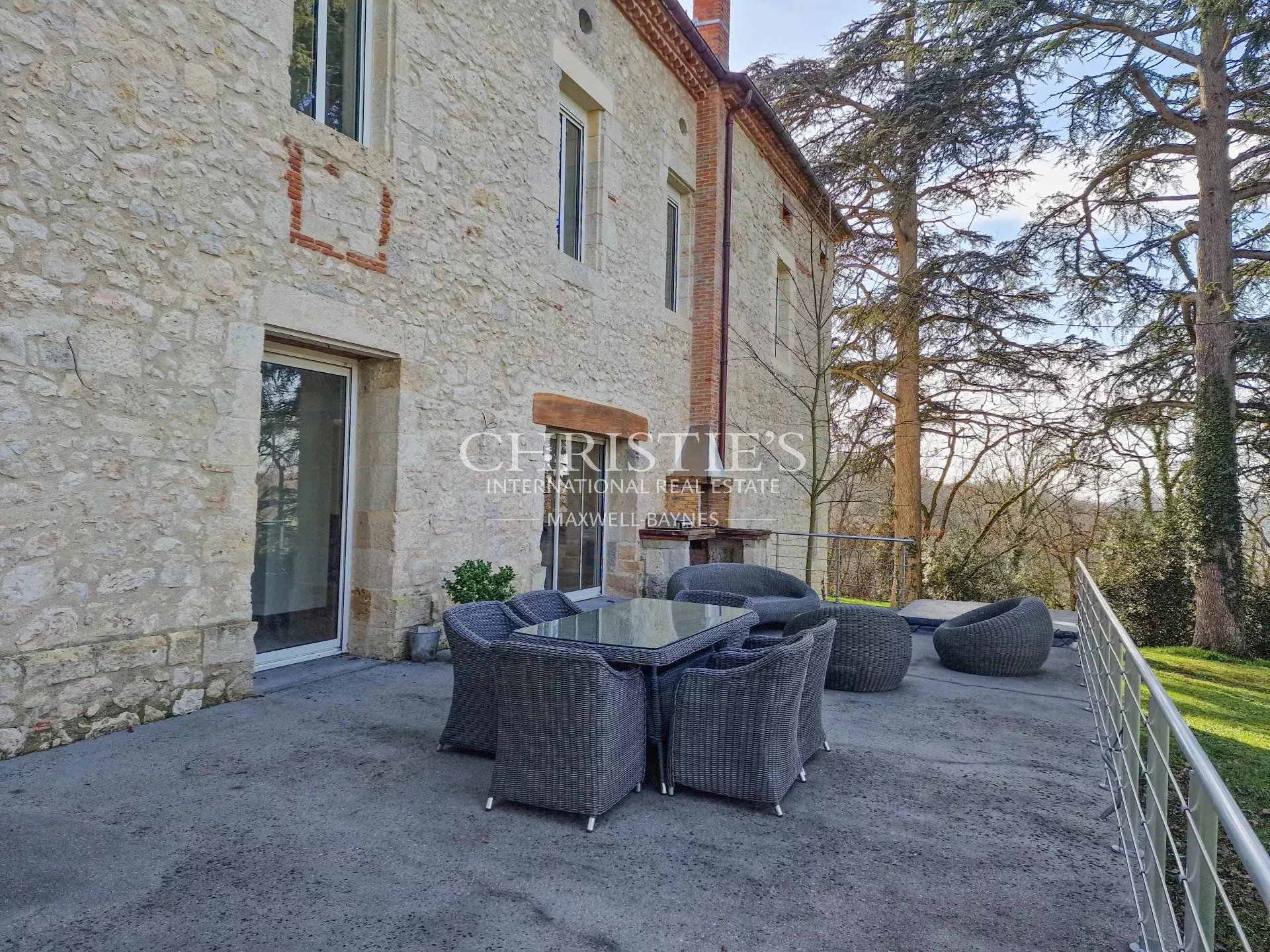 9 Bedroom Villa/Townhouse's Image 21