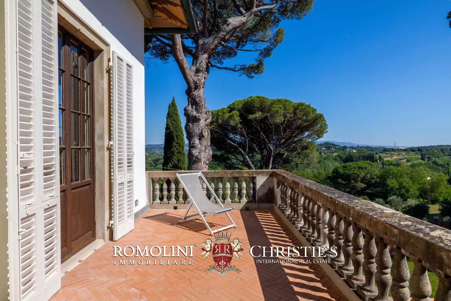 8 Bedroom Villa/Townhouse's Image 64