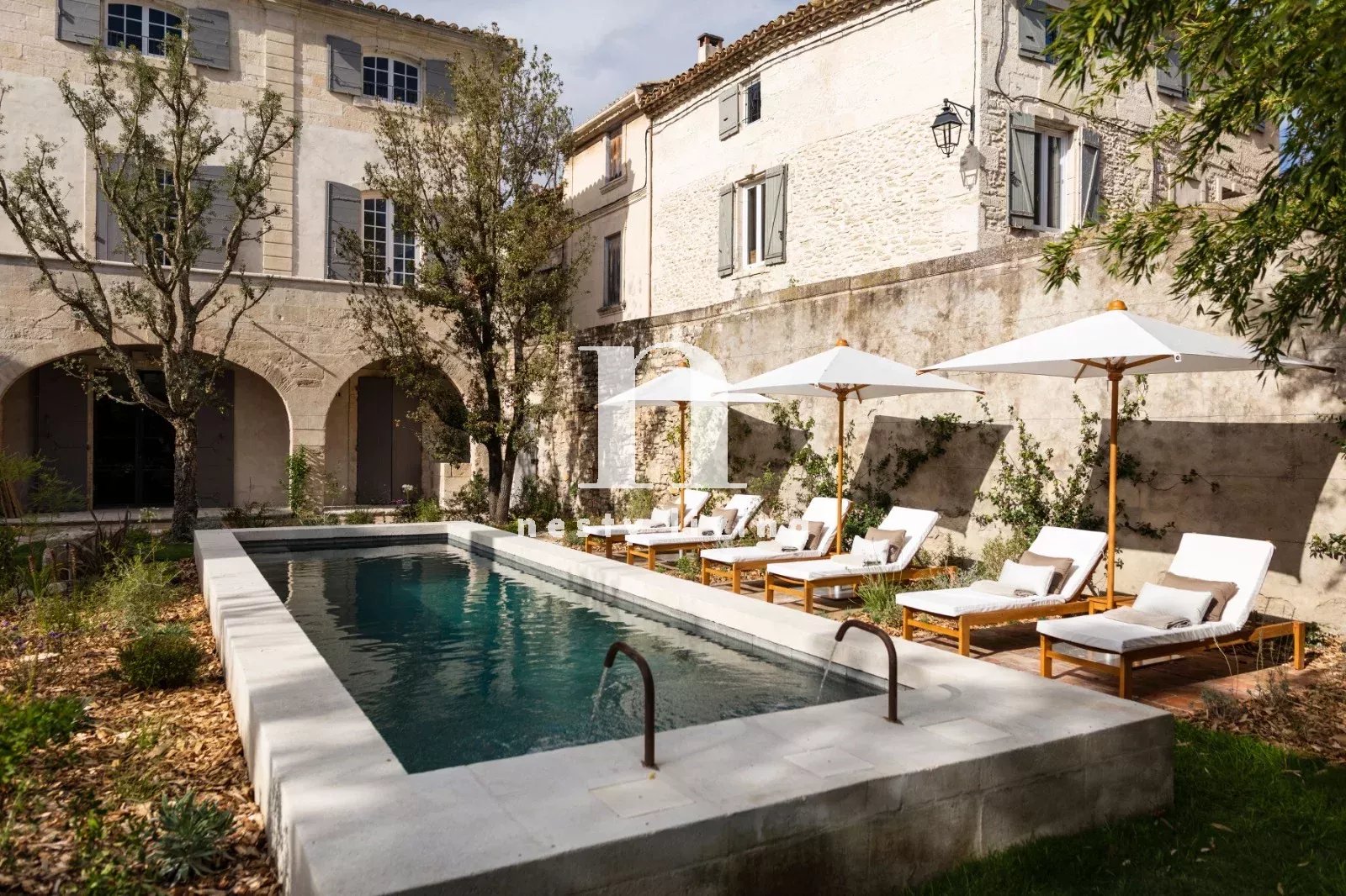 Agence immobilière de 