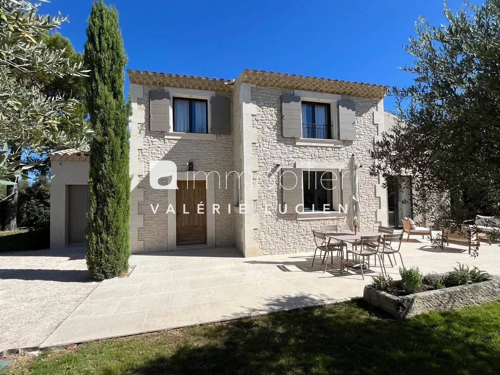 Villa contemporaine de standing  à vendre à Eygalières