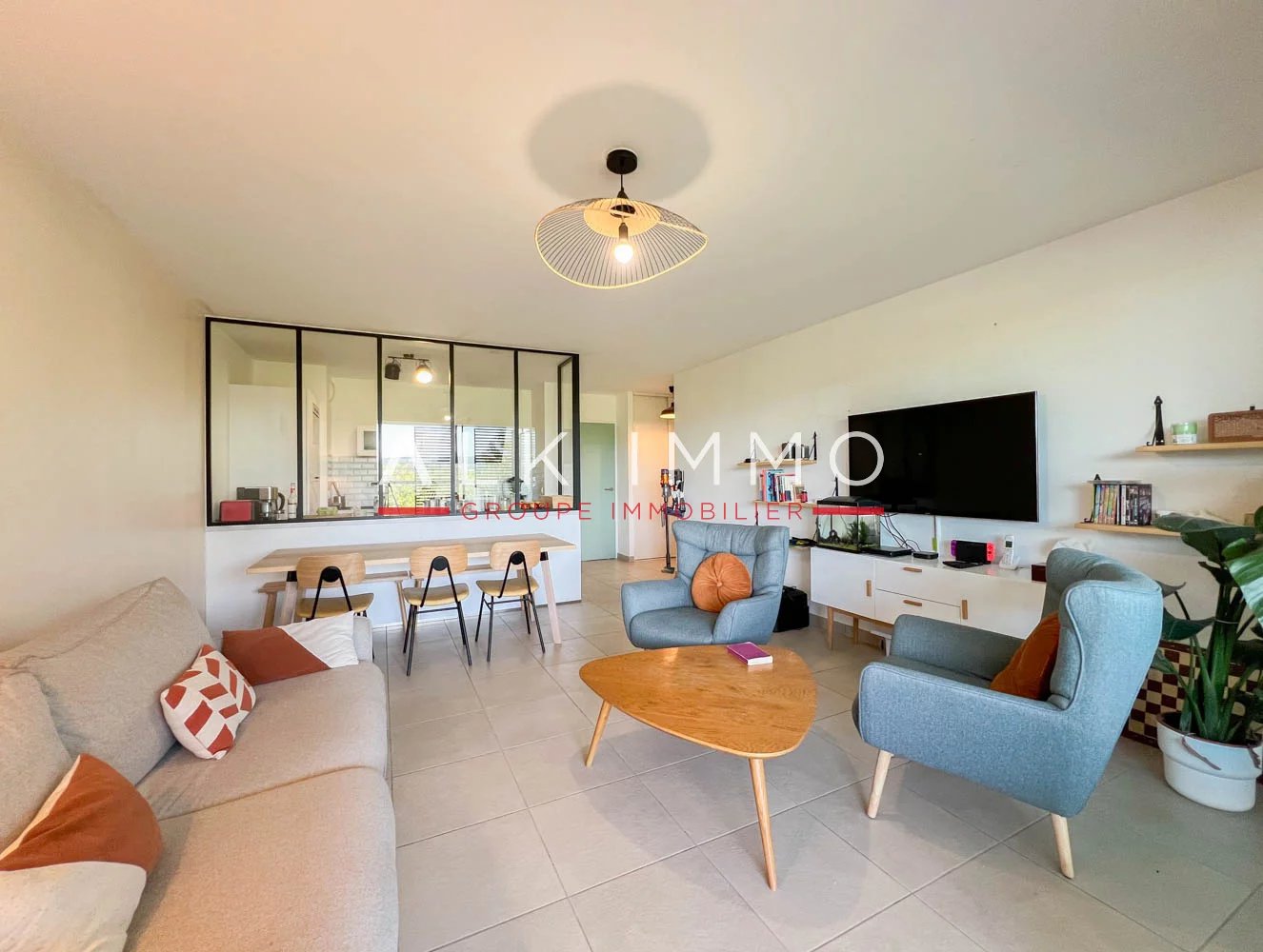 T4 au calme dans immeuble récent avec grande terrasse à la v
