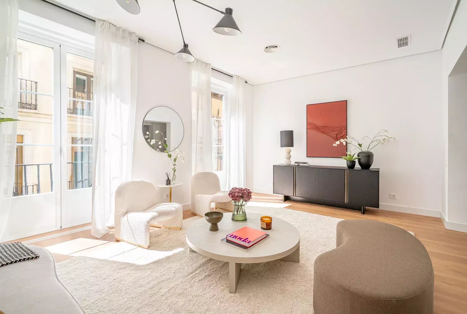 Elegance and light in the historic 