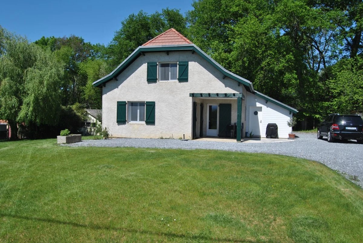 Maison restaurée vue Pyrénées