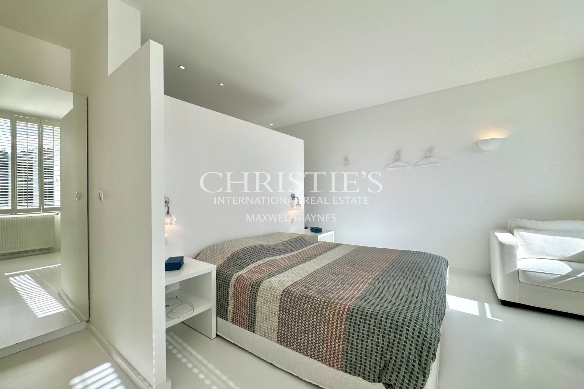 6 Bedroom Villa/Townhouse's Image 17