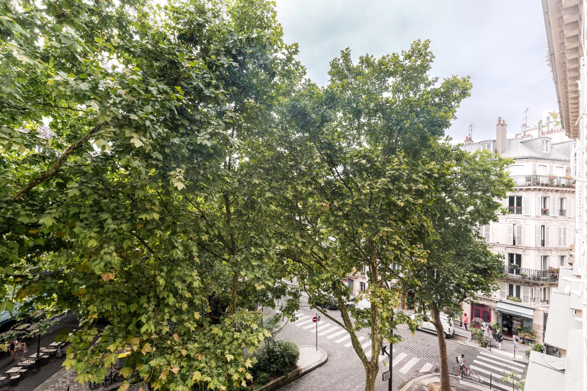 Paris 18e - PLACE LINO VENTURA