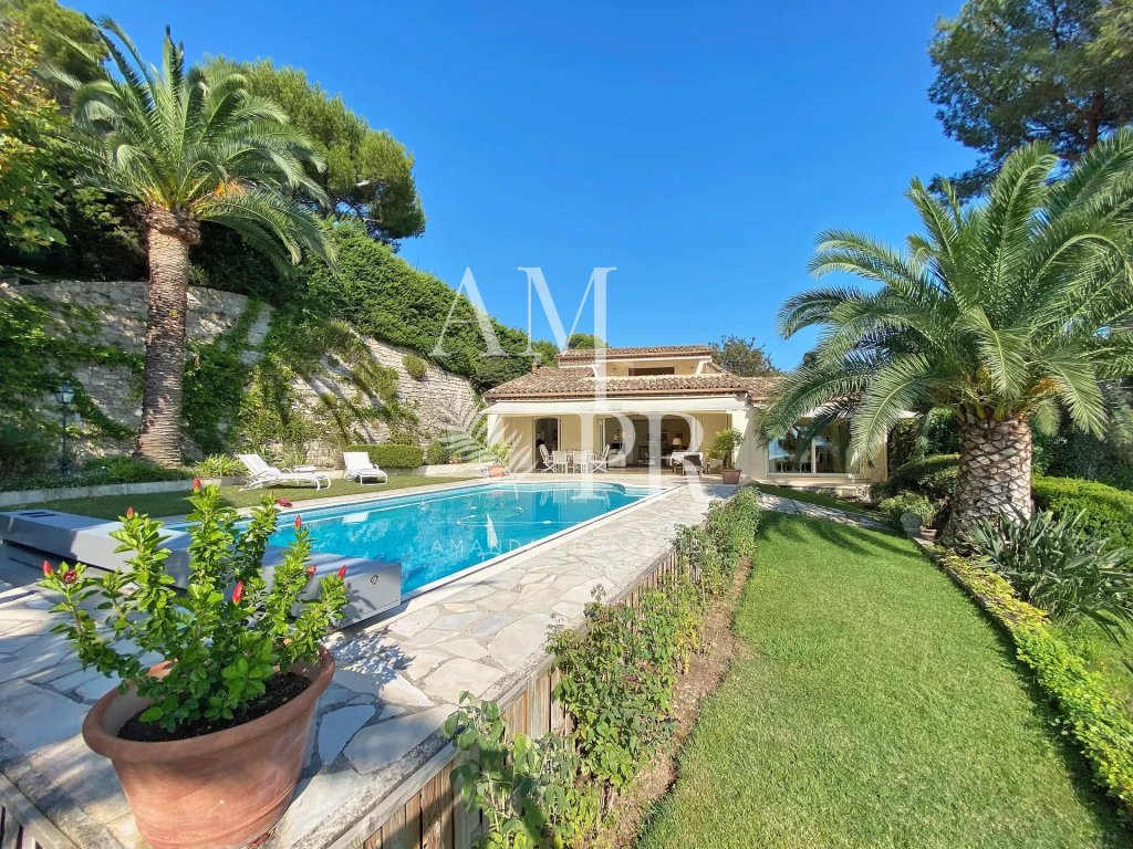 Villa for sale in Cannes — Villa - Panoramic sea view - Cannes