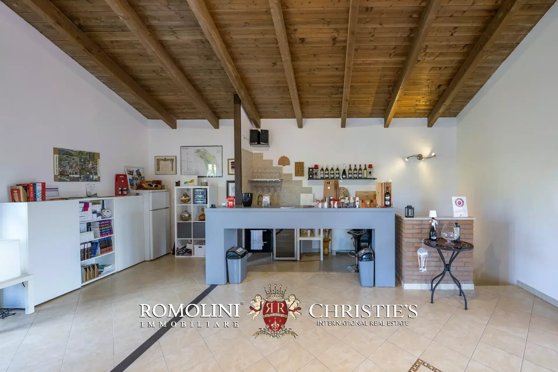 5 Bedroom Vineyard's Image 32