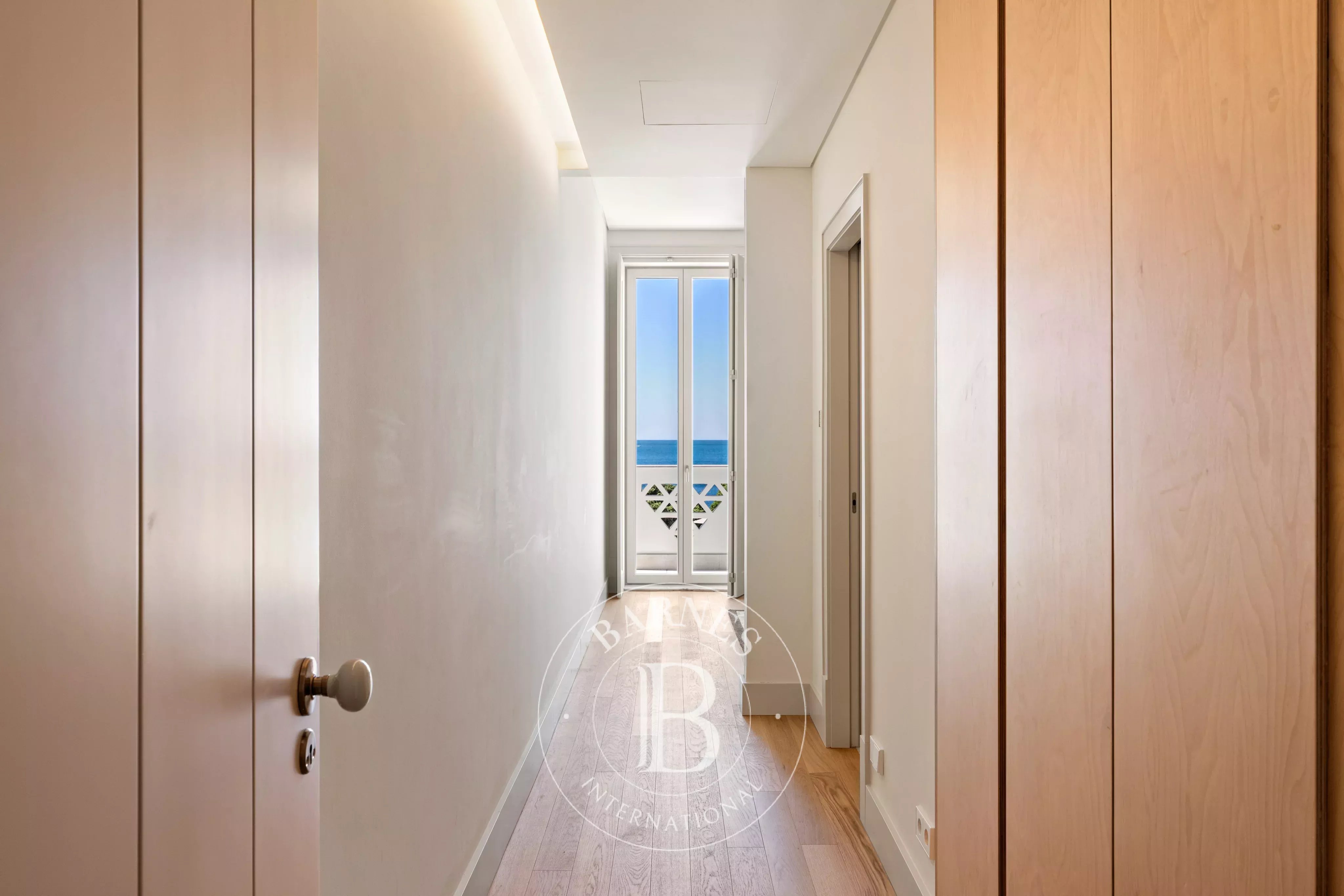 Jardin et vue sur la mer