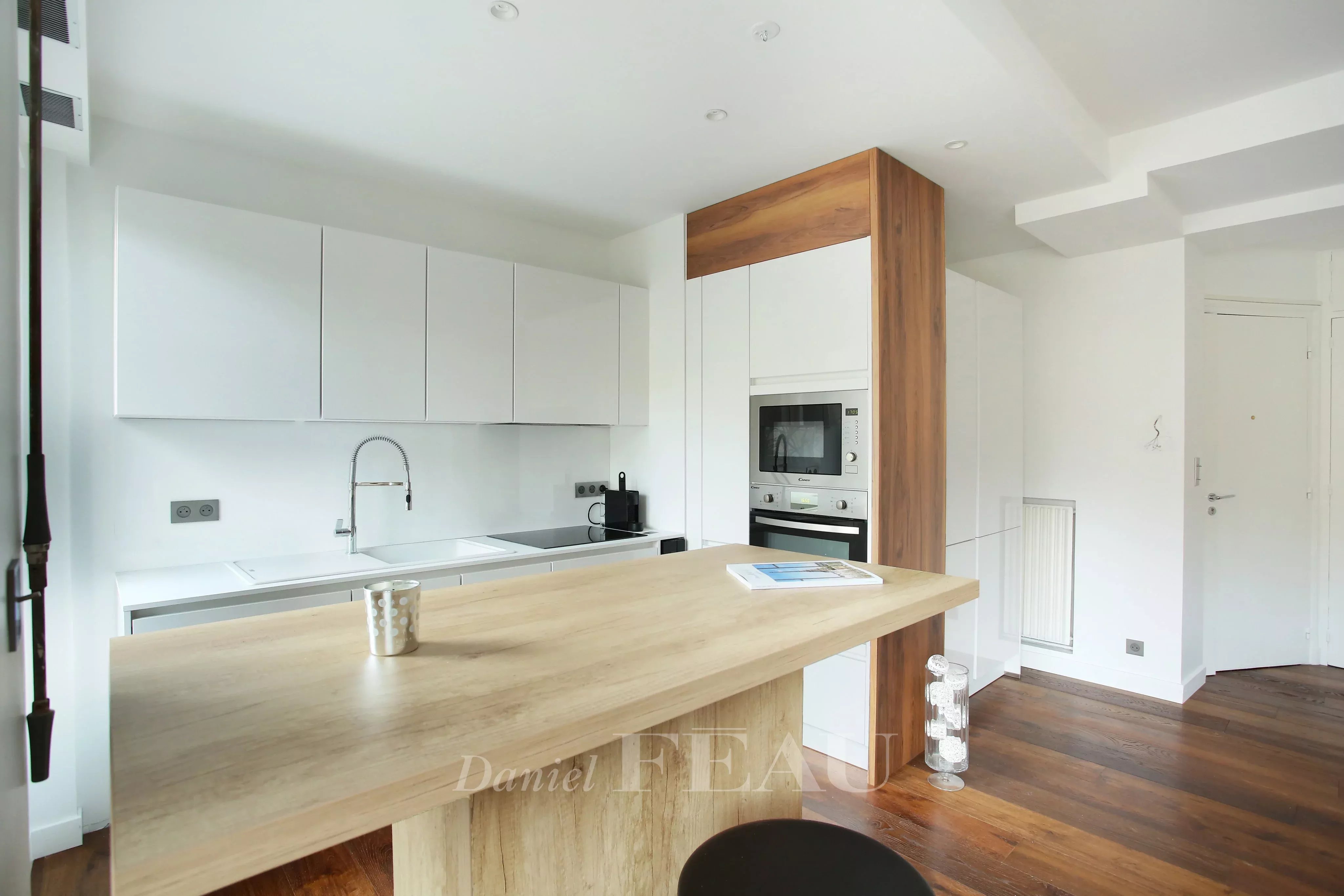 Kitchen Wooden floor Kitchen bar Stainless steel