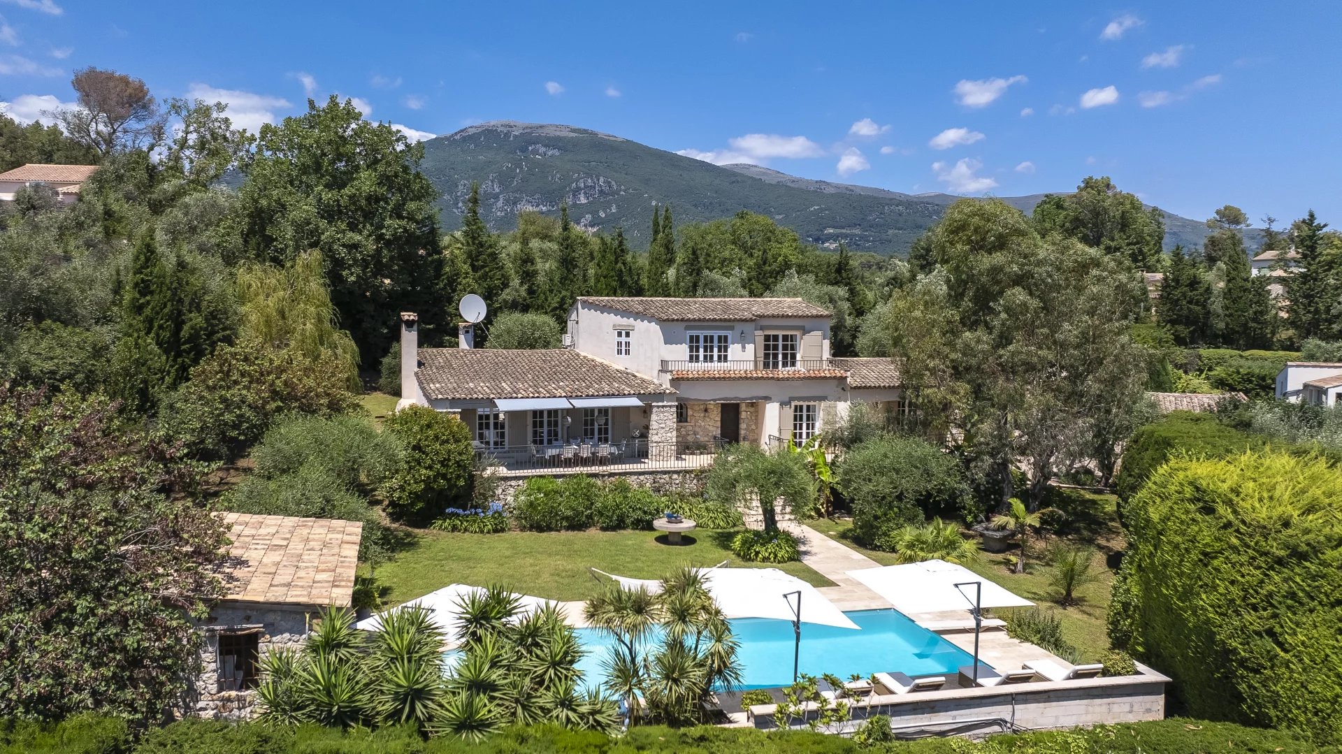Sale House Roquefort-les-Pins