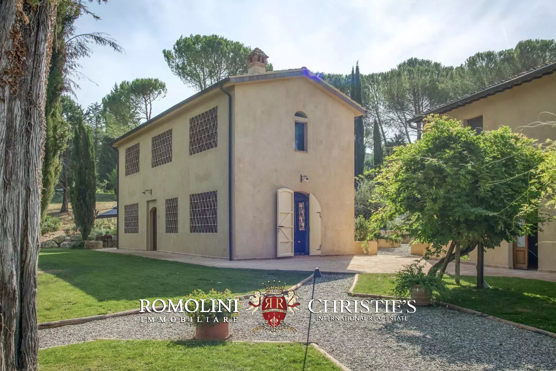 13 Bedroom Villa/Townhouse's Image 36