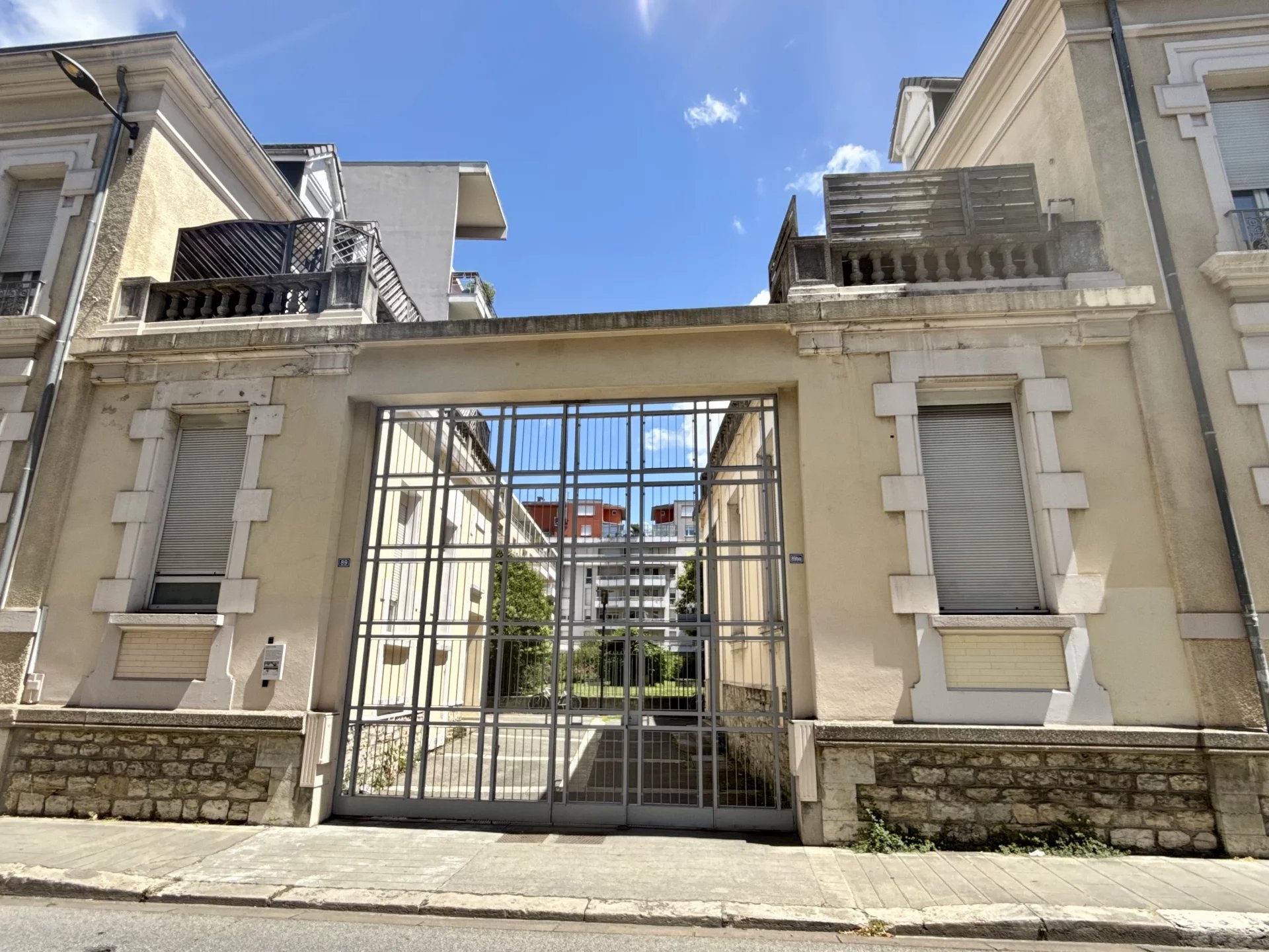 Agence immobilière de 