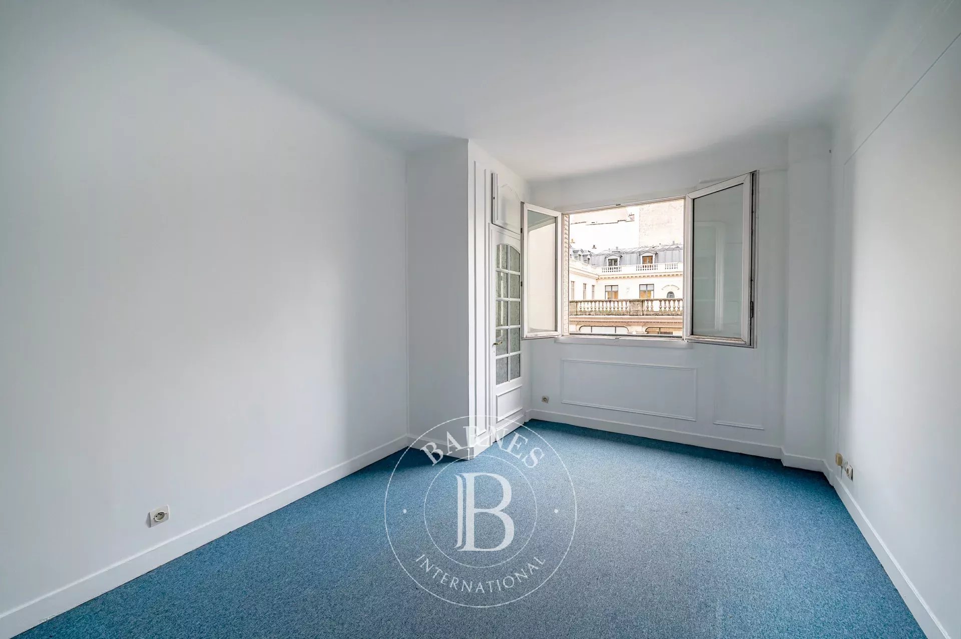 Daire Paris 8ème - picture 7