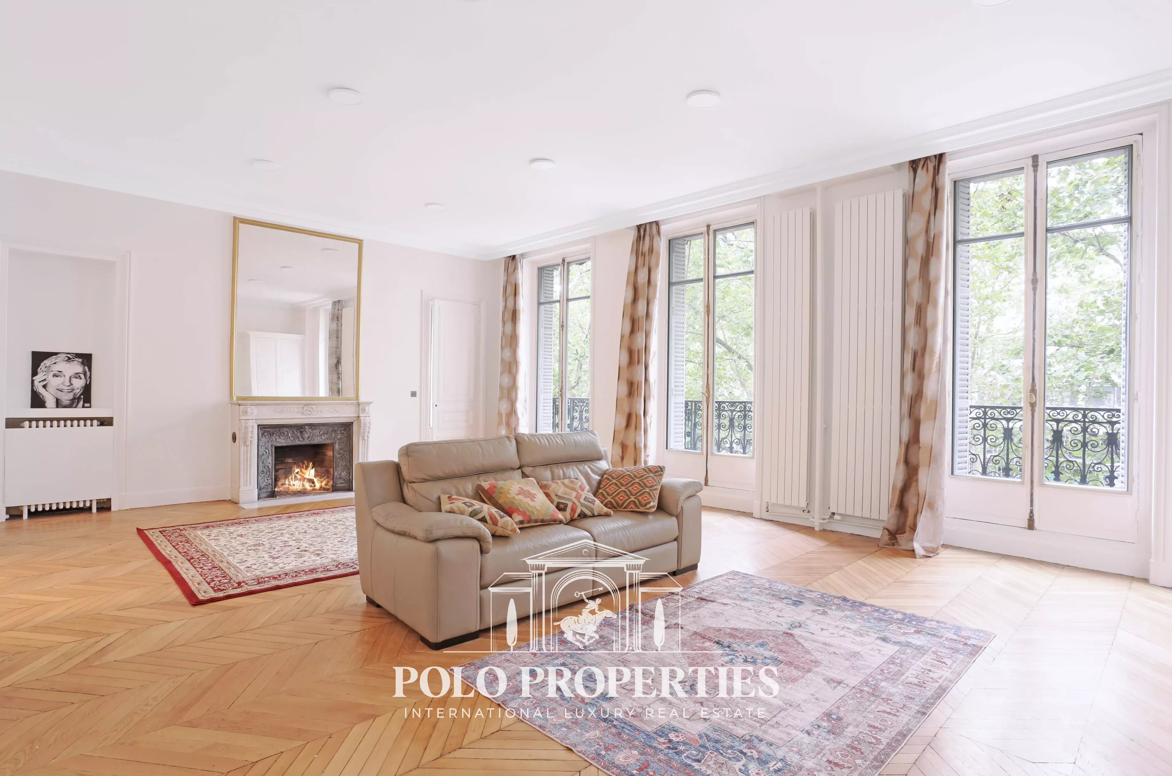 Exceptional family apartment – Avenue Marceau