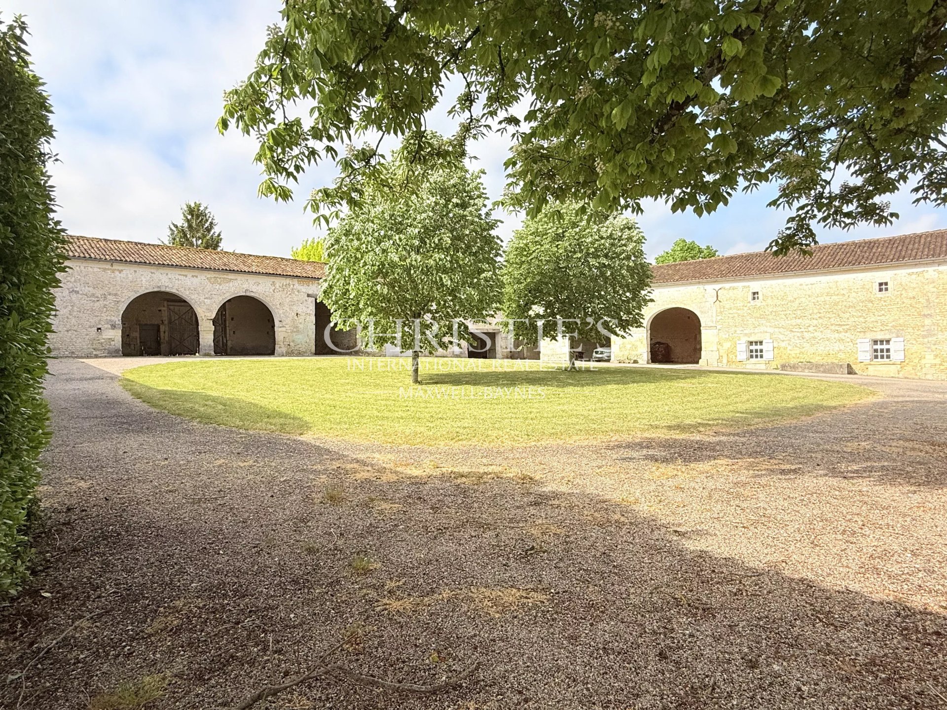 10 Bedroom Villa/Townhouse's Image 8
