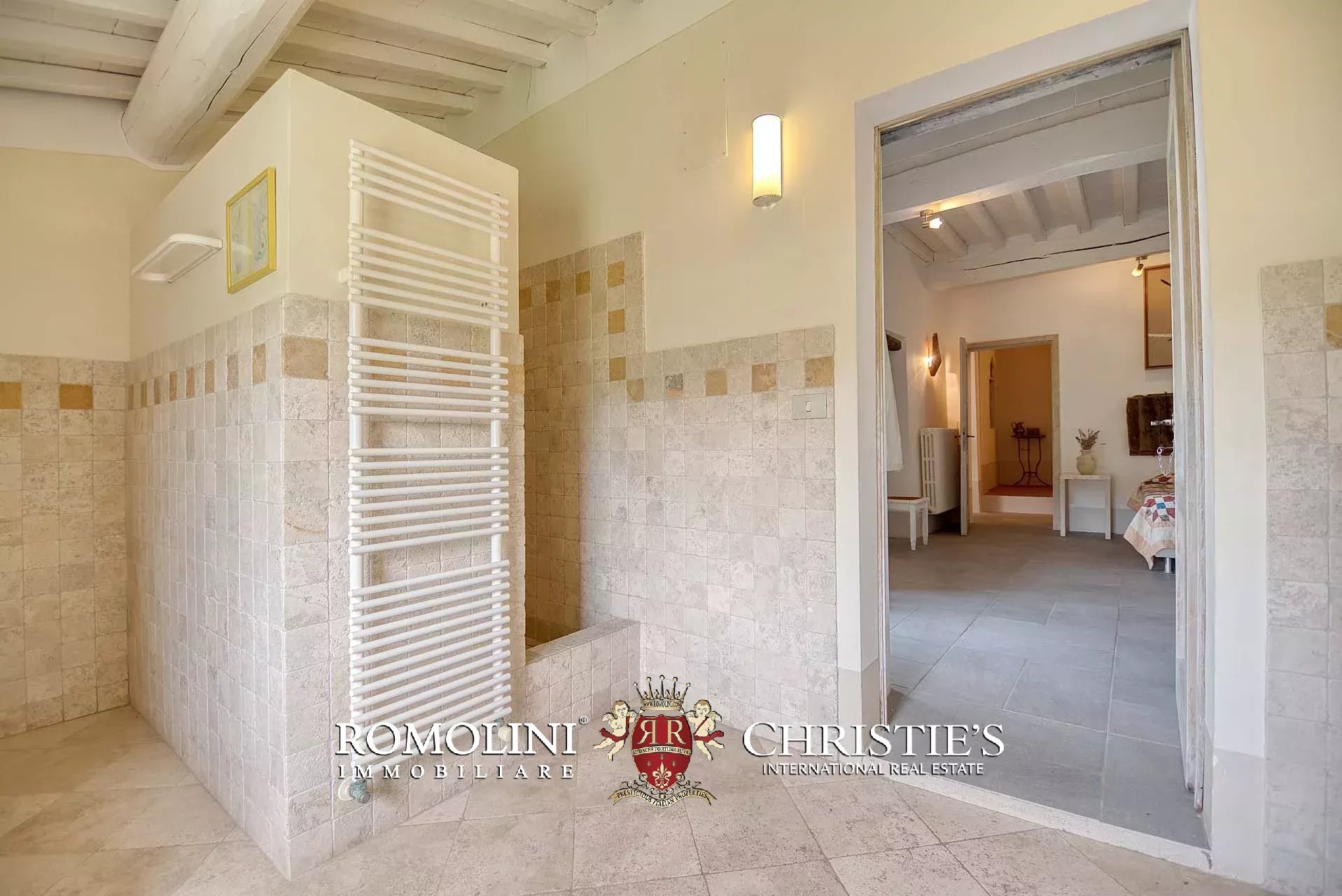 6 Bedroom Villa/Townhouse's Image 49