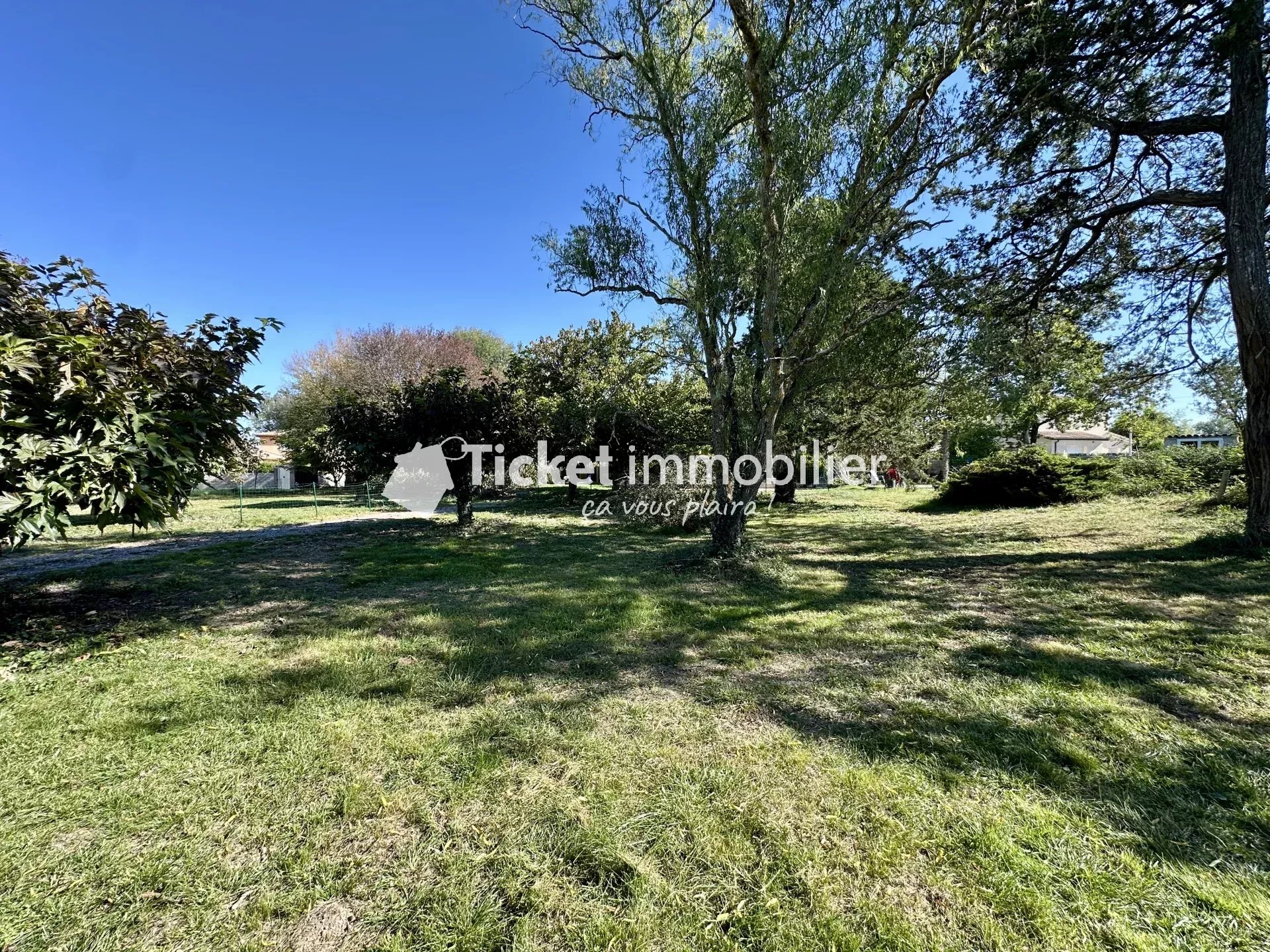 🟩 Terrain constructible 712m² — photo 6